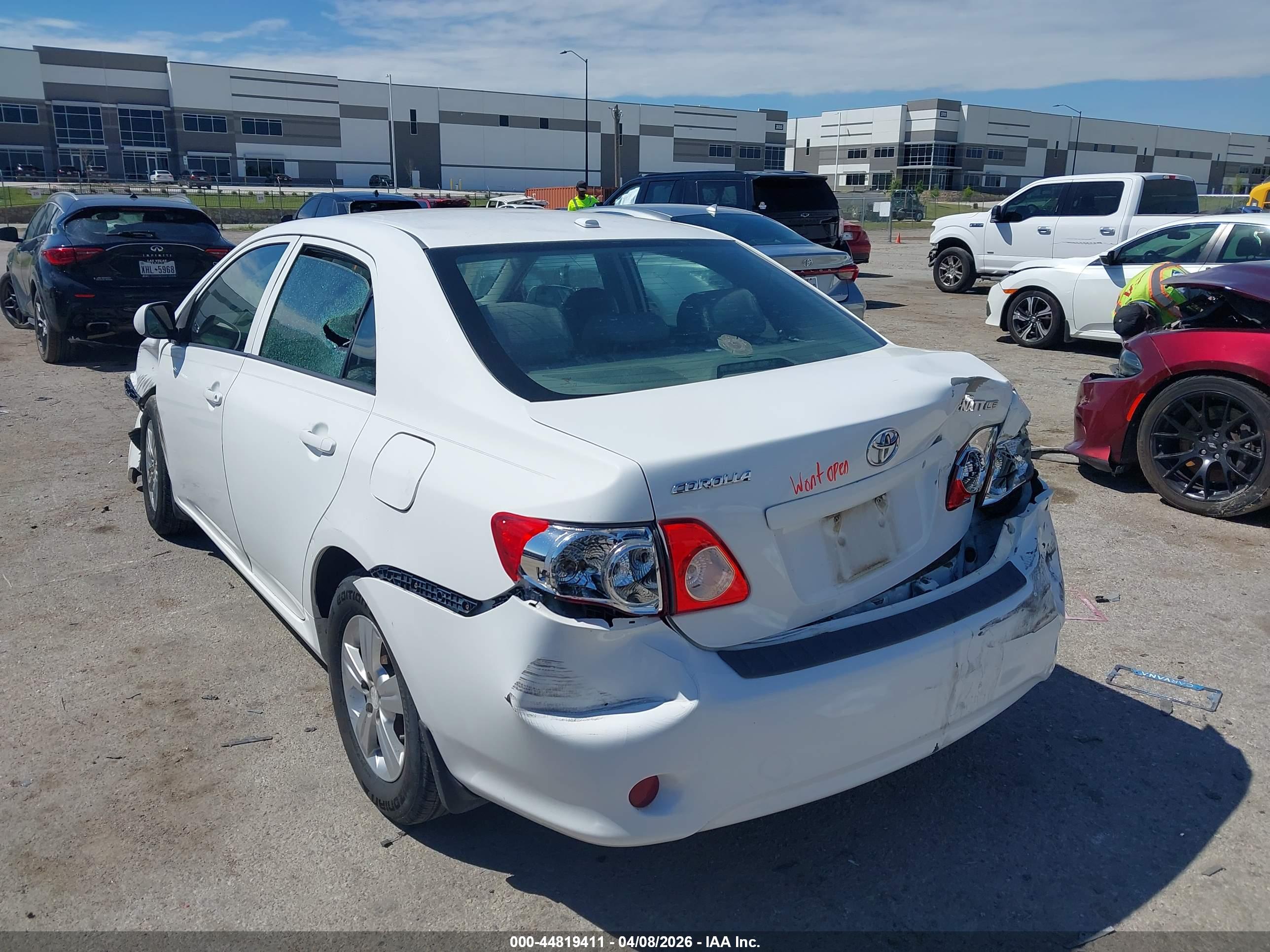 TOYOTA COROLLA image 3