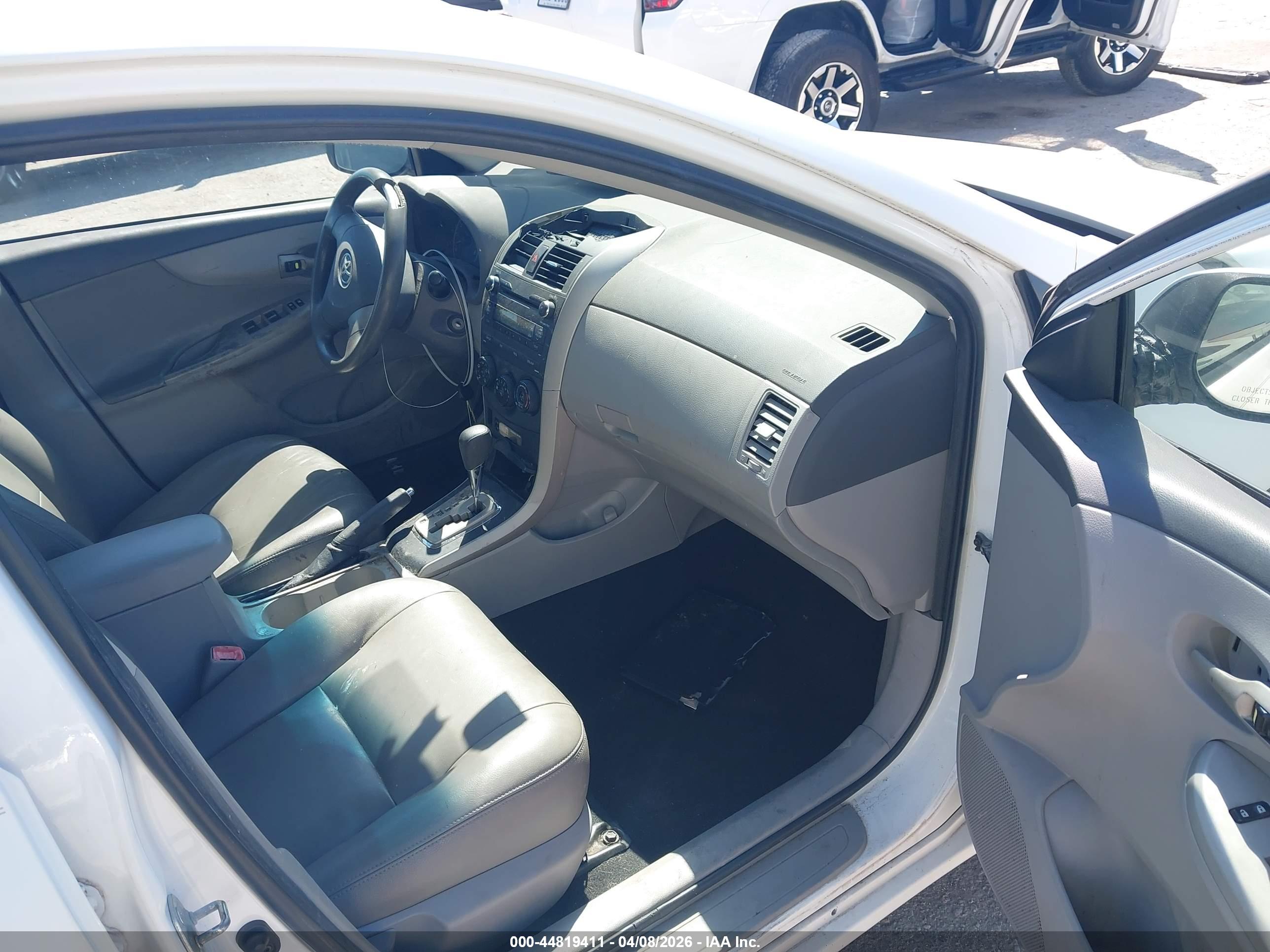 TOYOTA COROLLA image 5