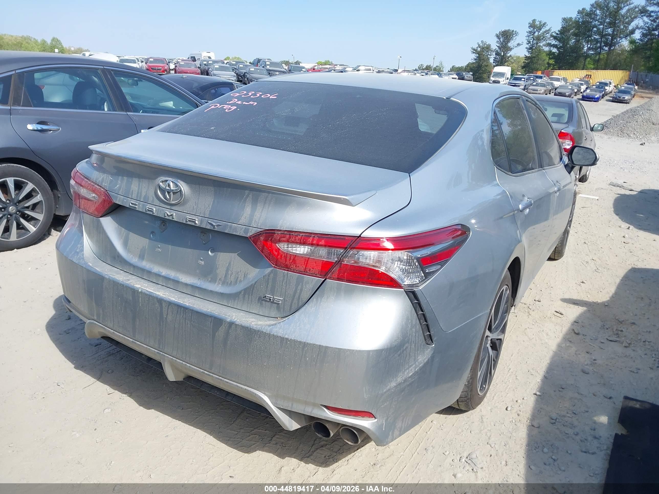 TOYOTA CAMRY image 4