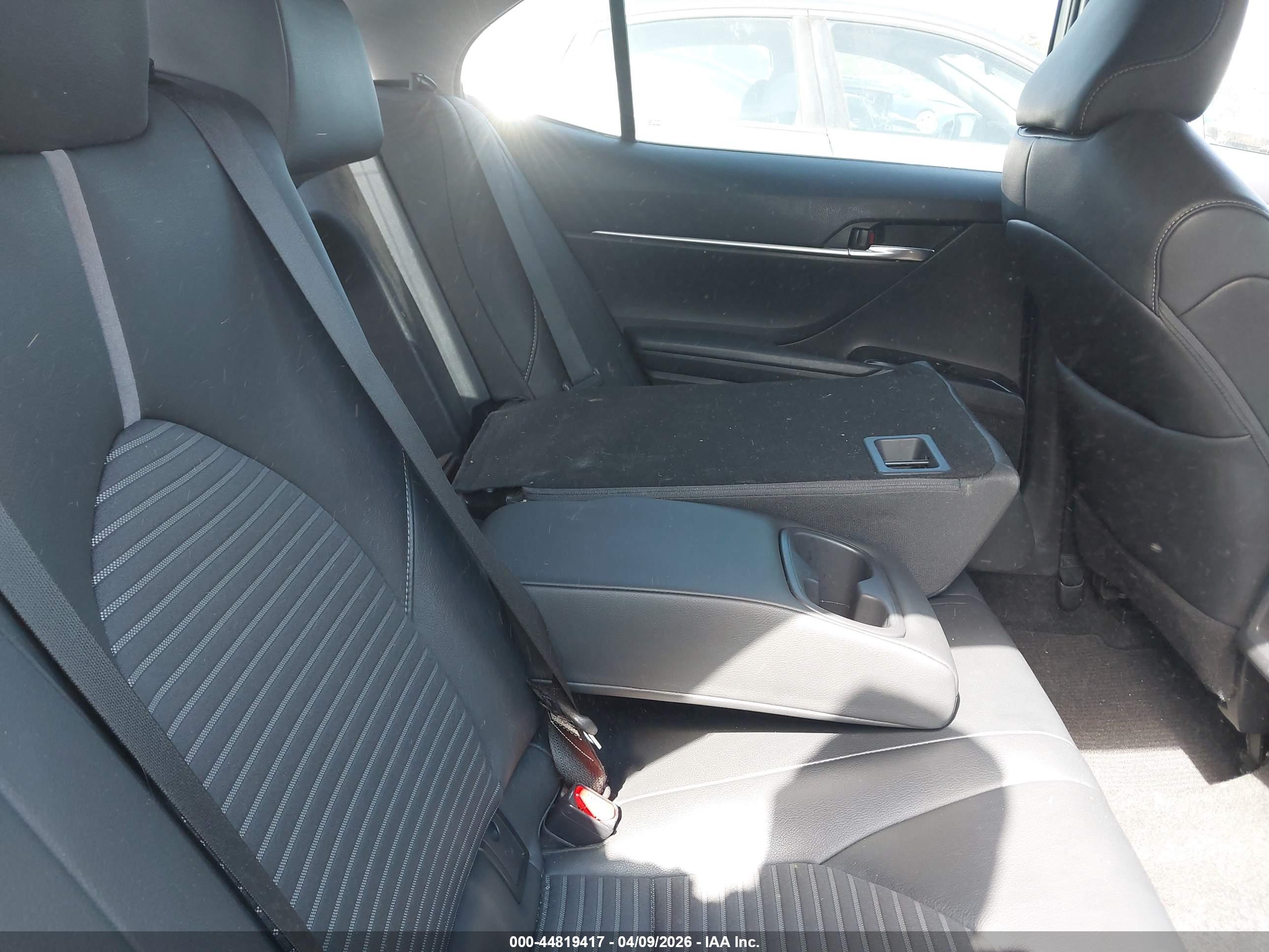 TOYOTA CAMRY image 8