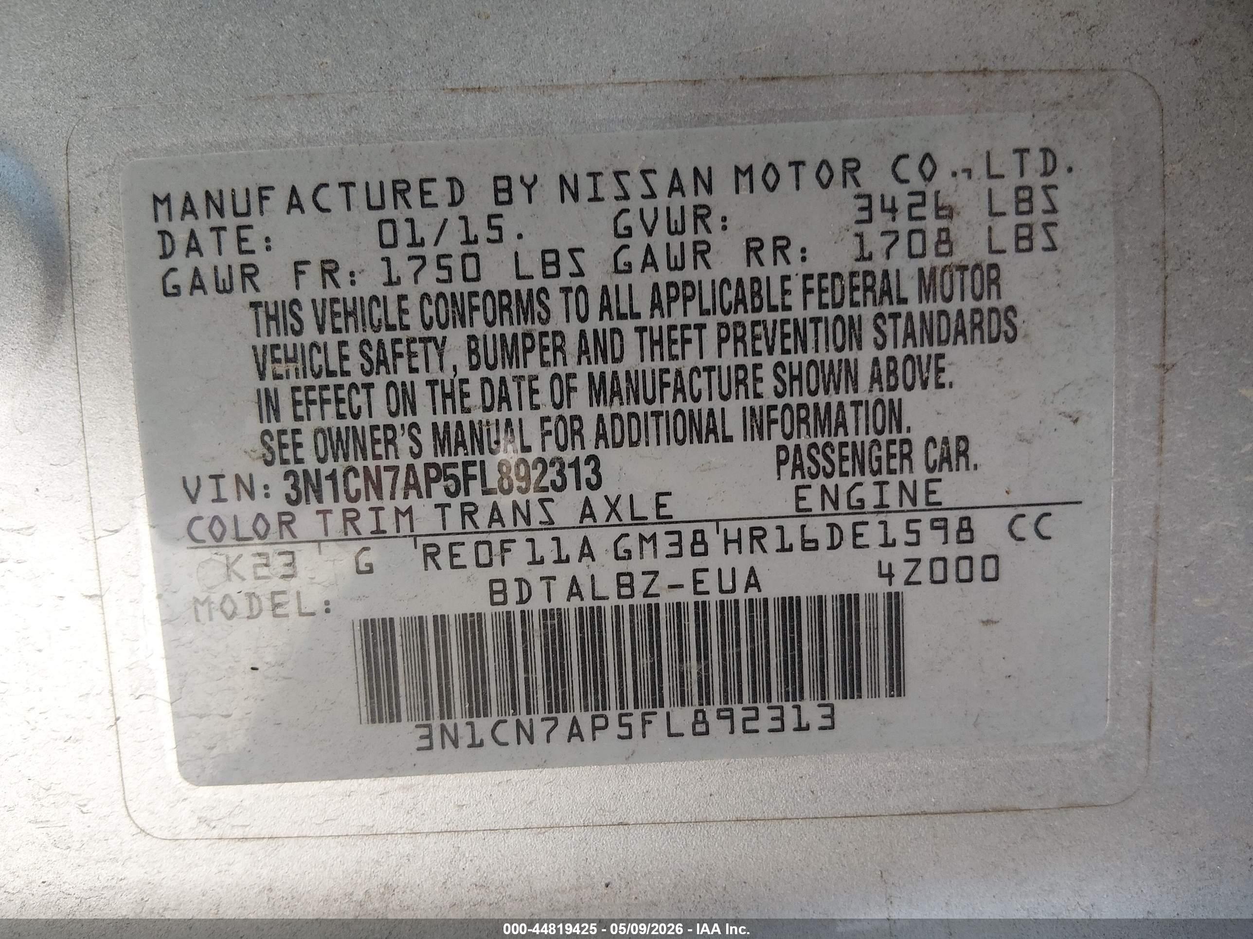 NISSAN VERSA image 9