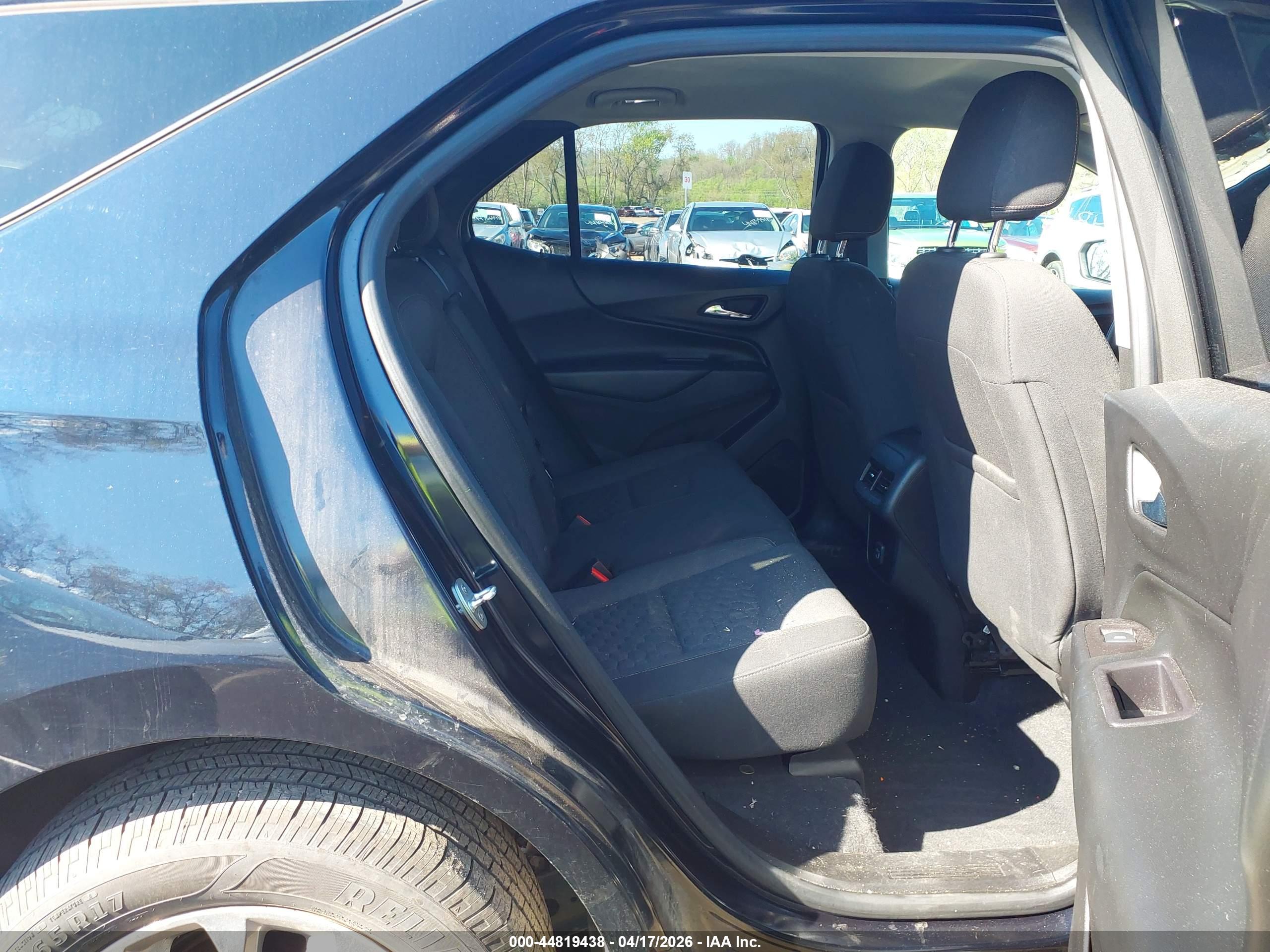 CHEVROLET EQUINOX image 8
