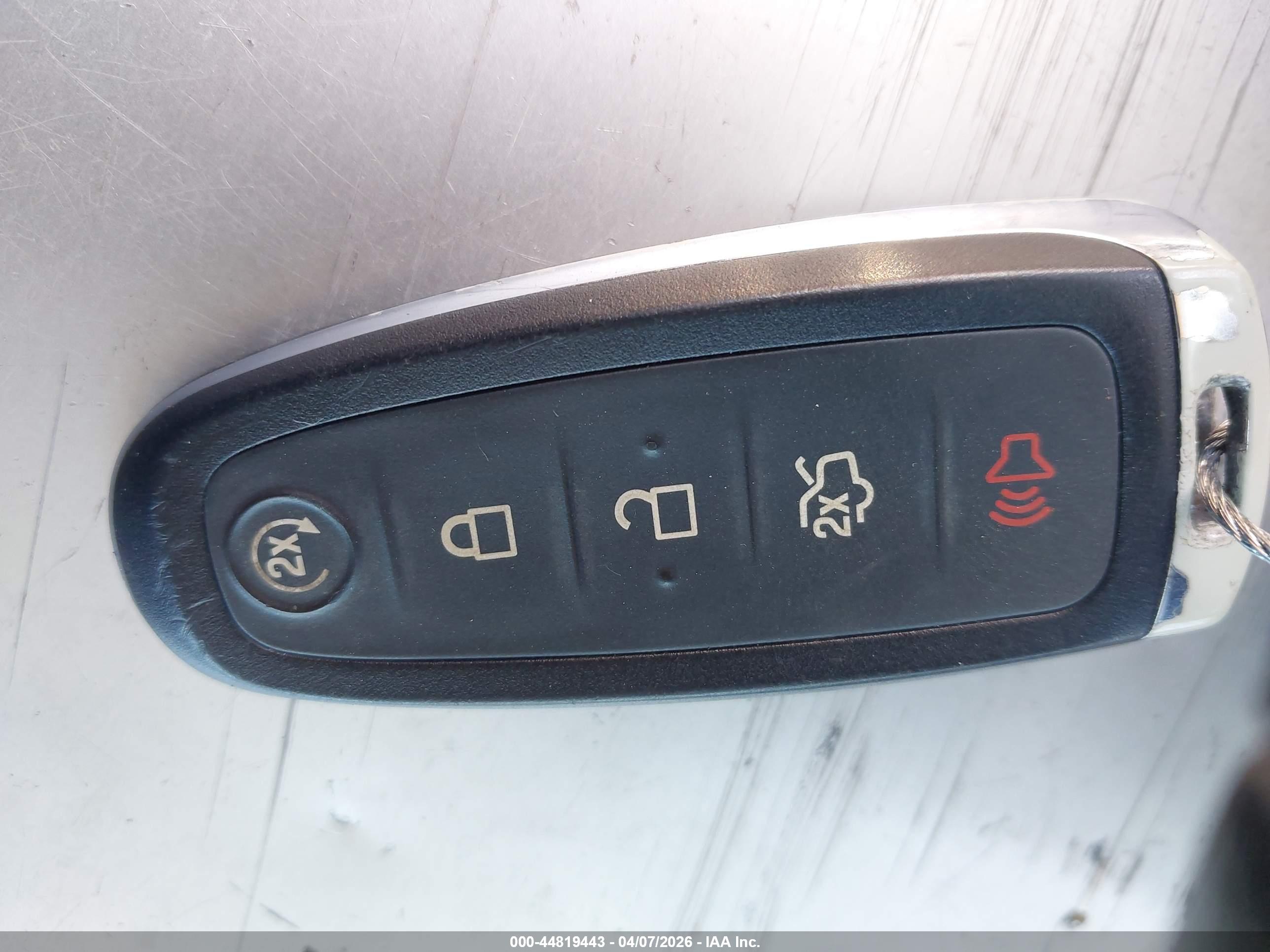 FORD C-MAX image 11