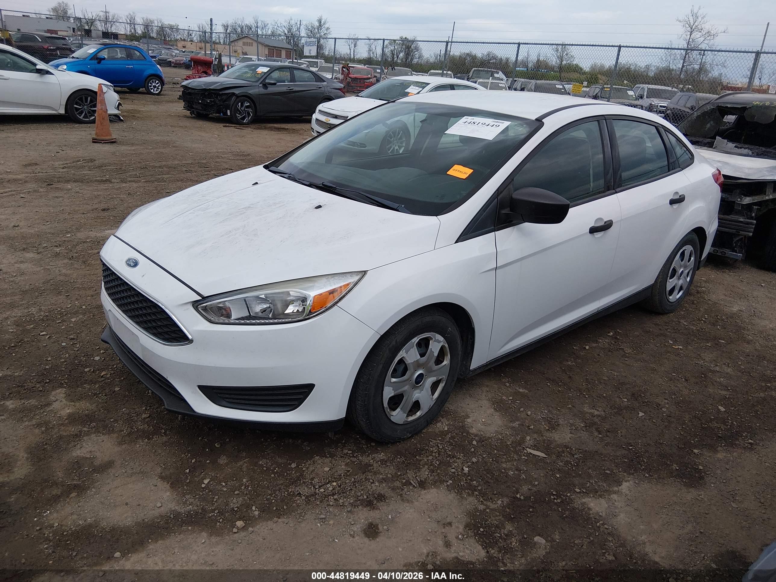 FORD FOCUS image 2