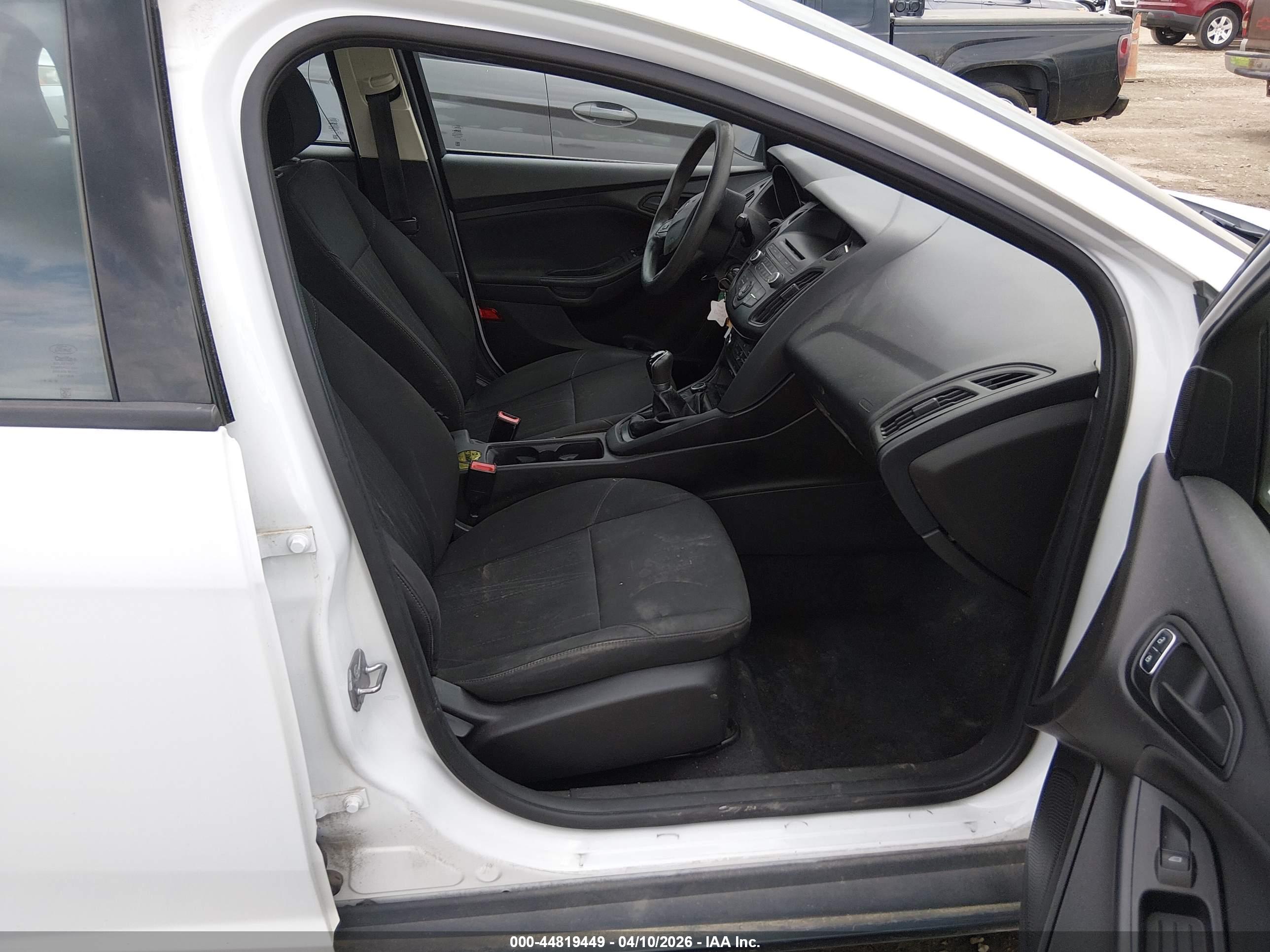 FORD FOCUS image 5