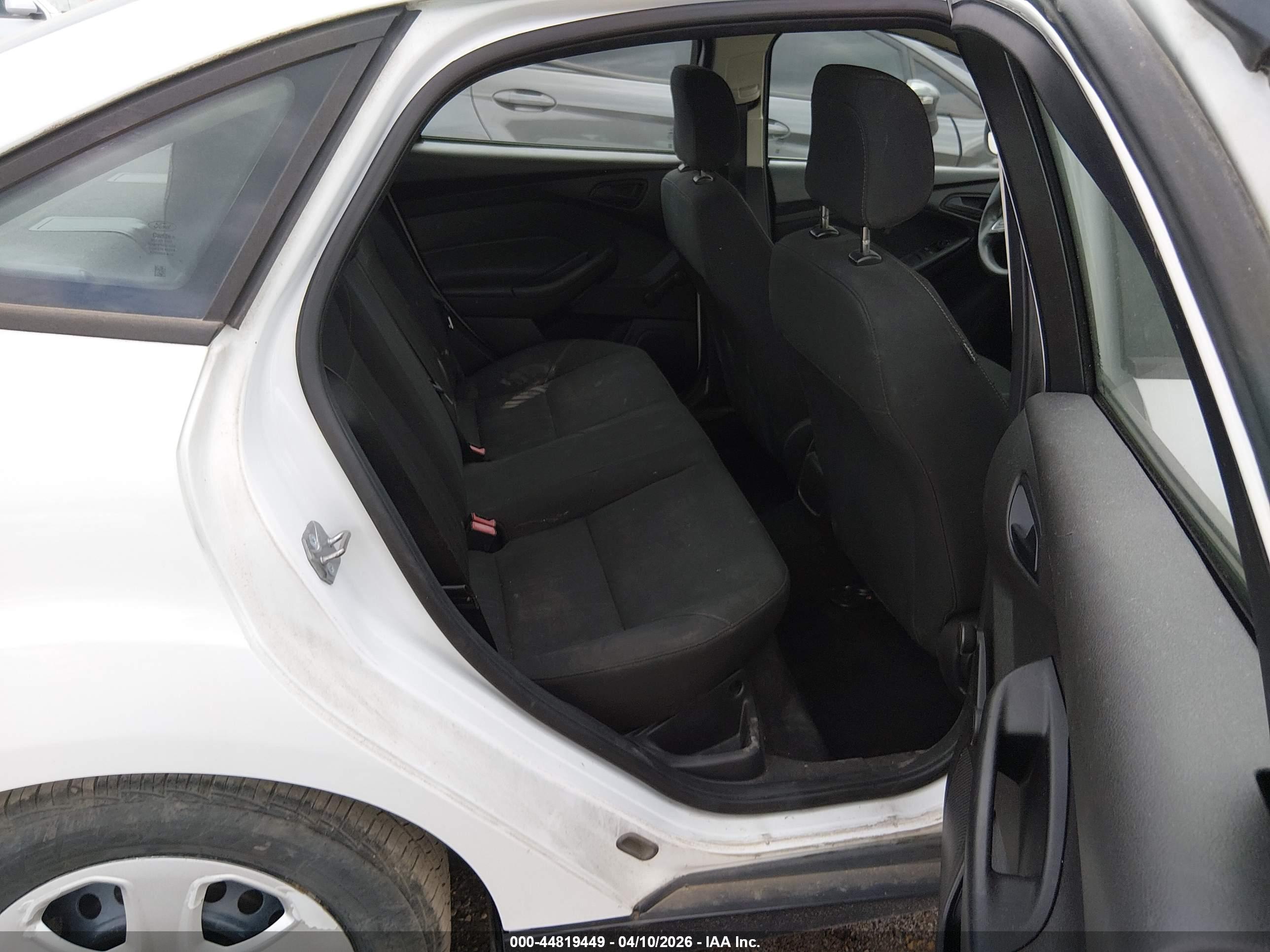 FORD FOCUS image 8