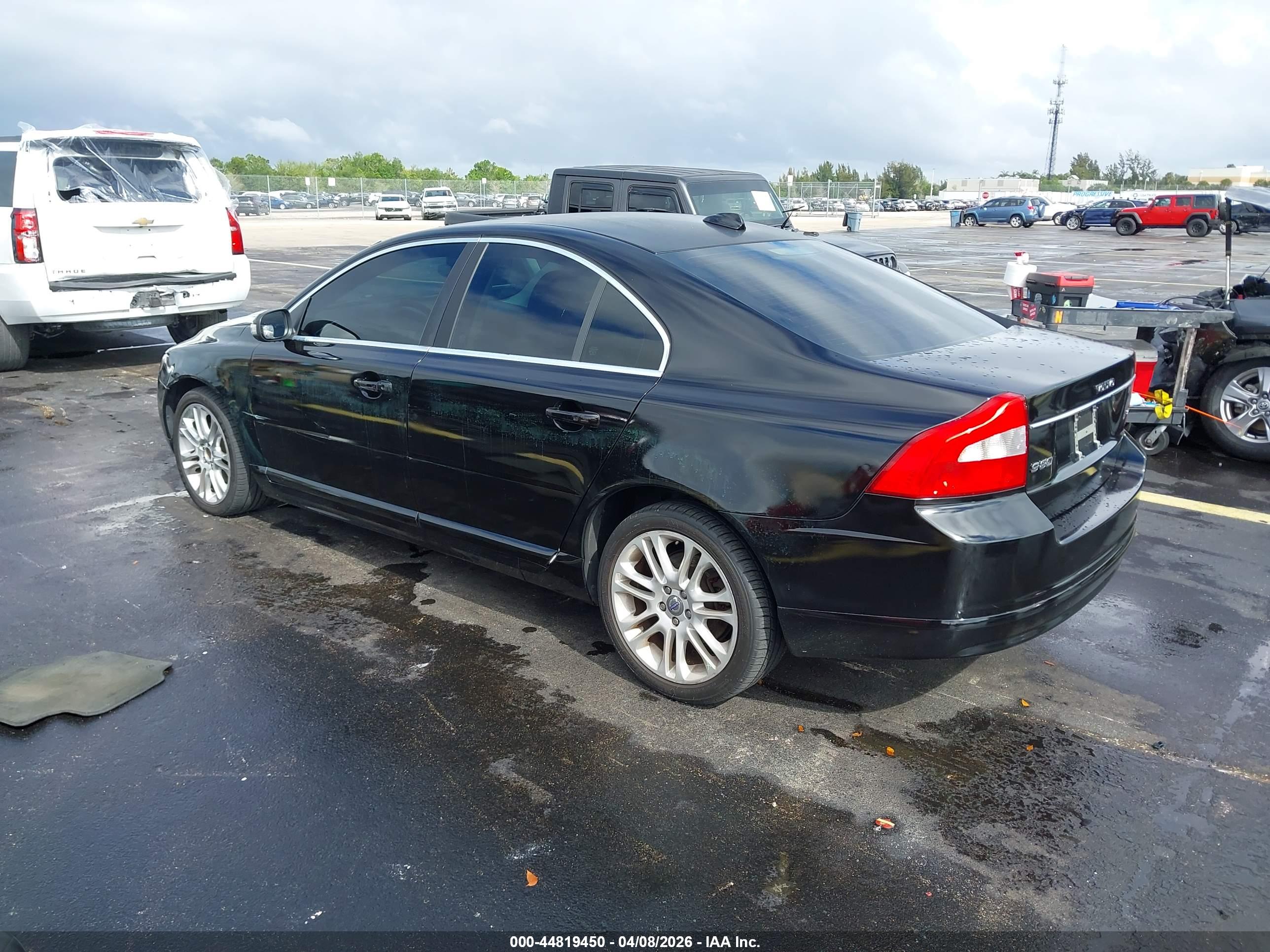 VOLVO S80 image 3