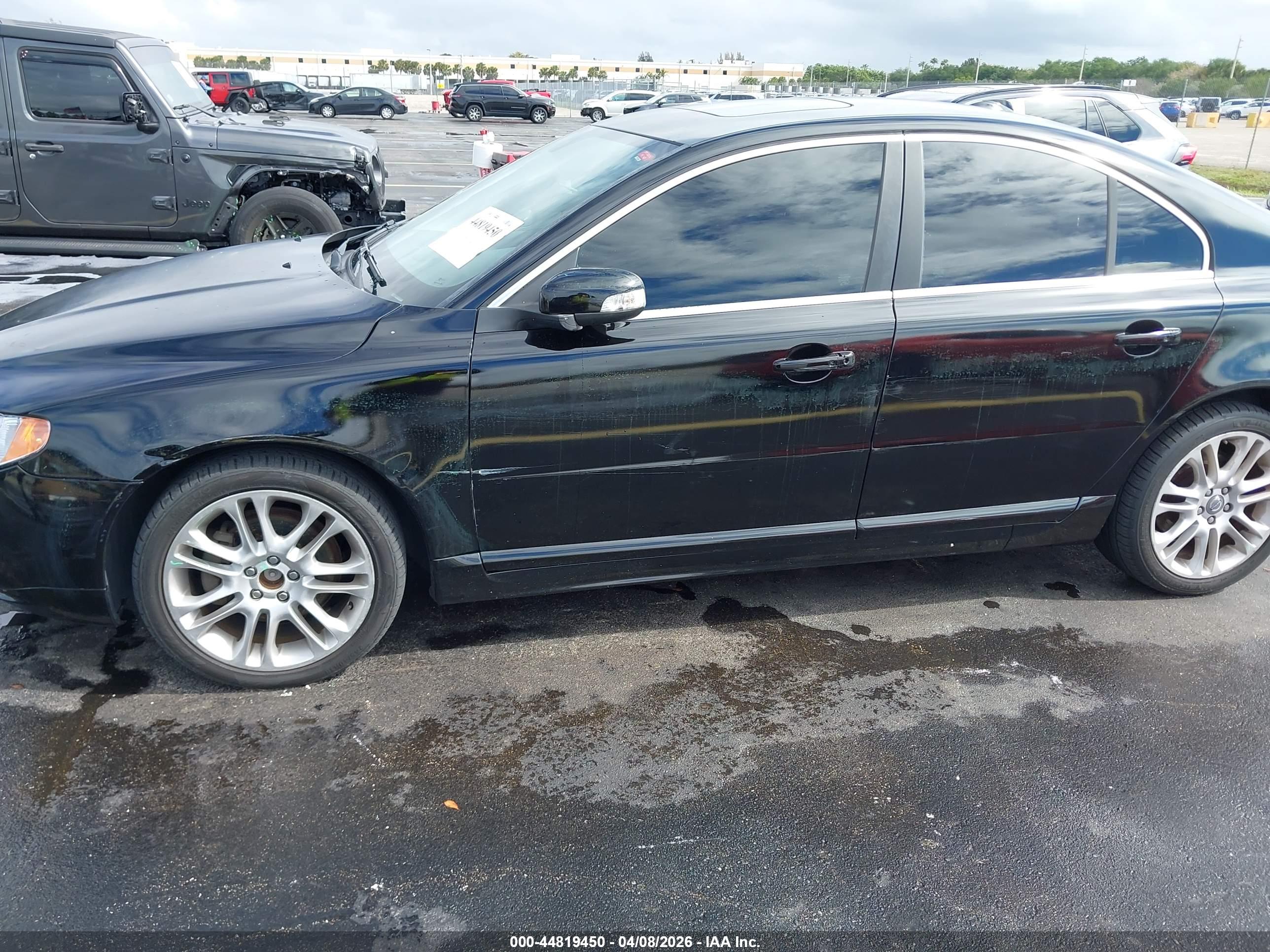 VOLVO S80 image 6