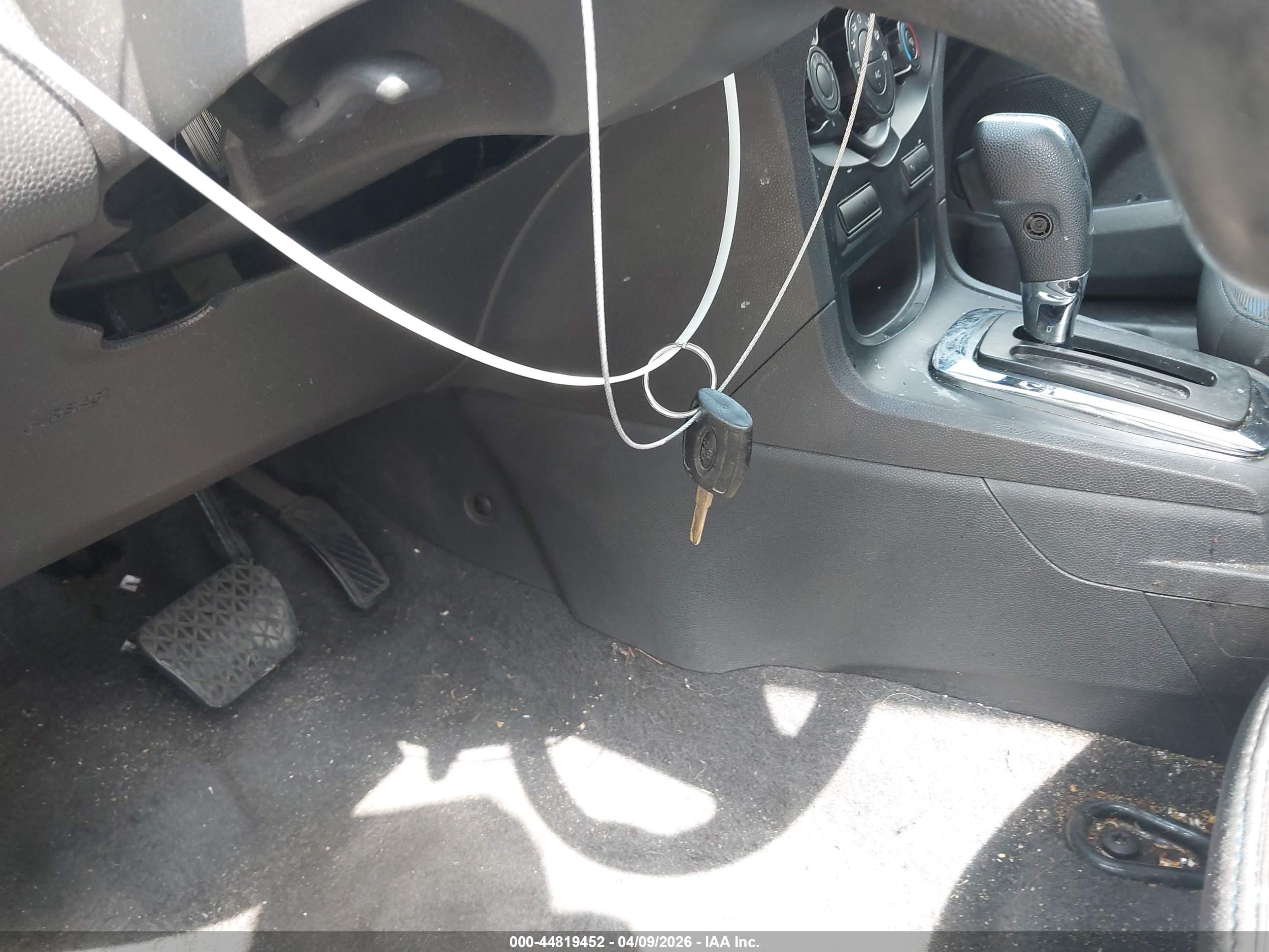 FORD FIESTA image 11