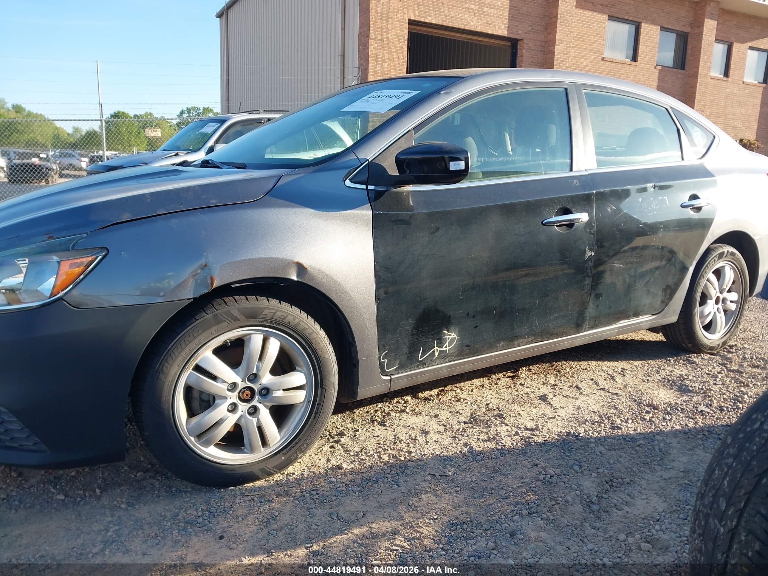 NISSAN SENTRA image 6