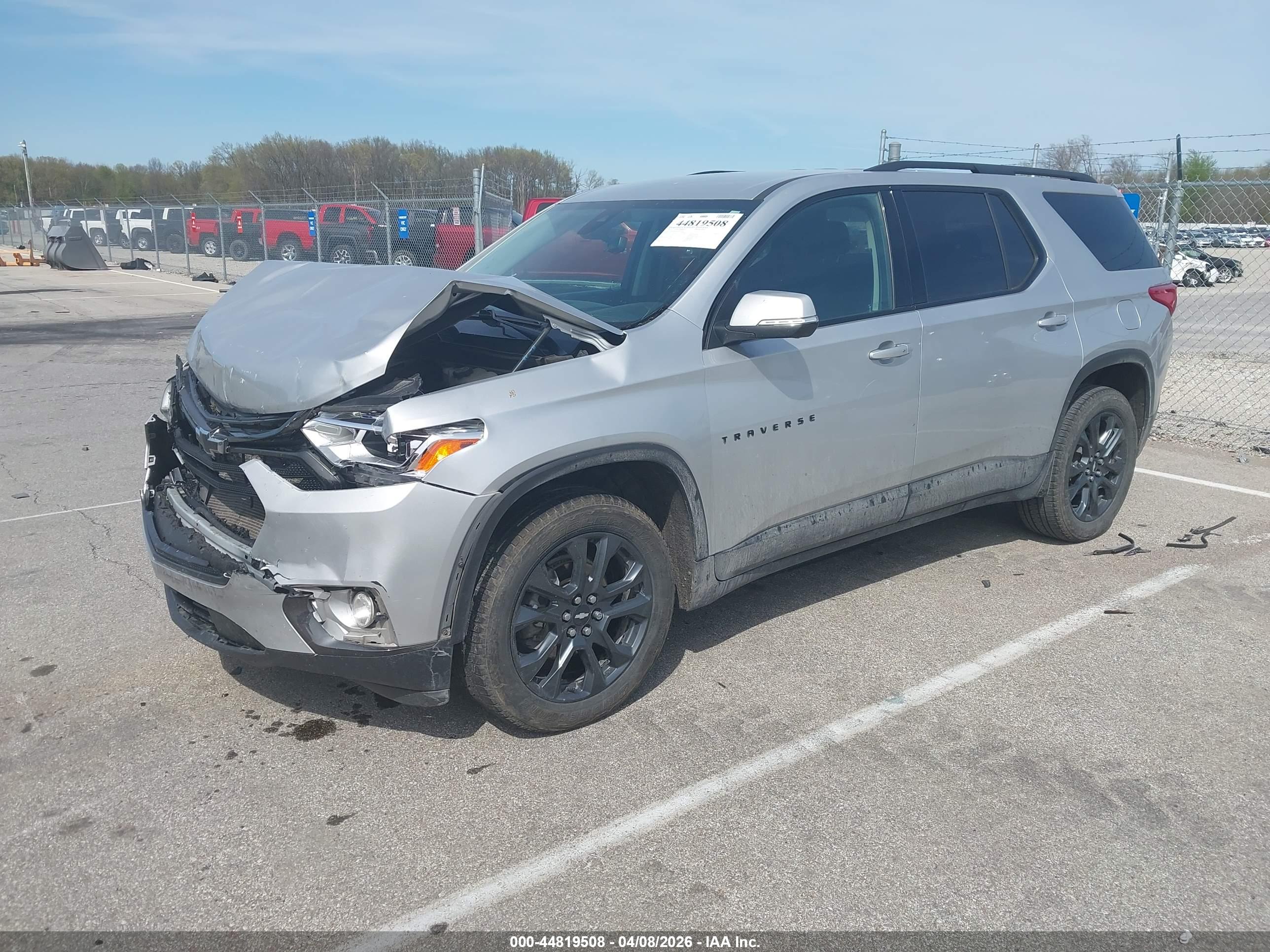CHEVROLET TRAVERSE image 2