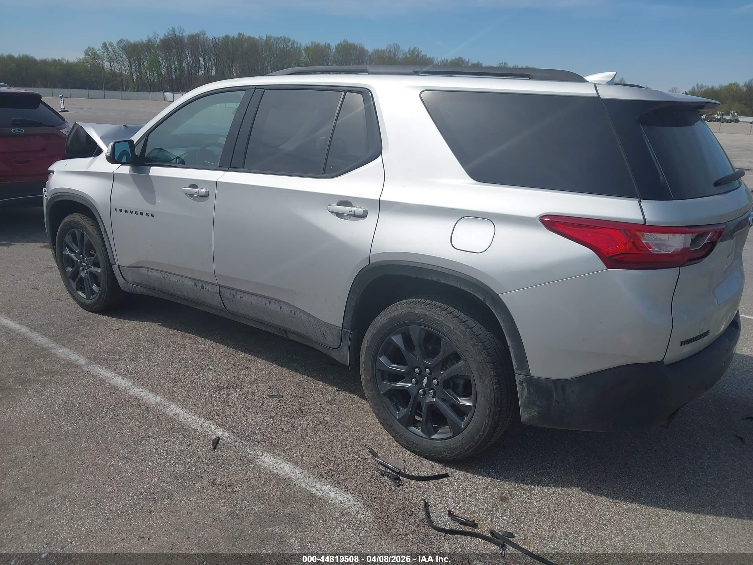 CHEVROLET TRAVERSE image 3