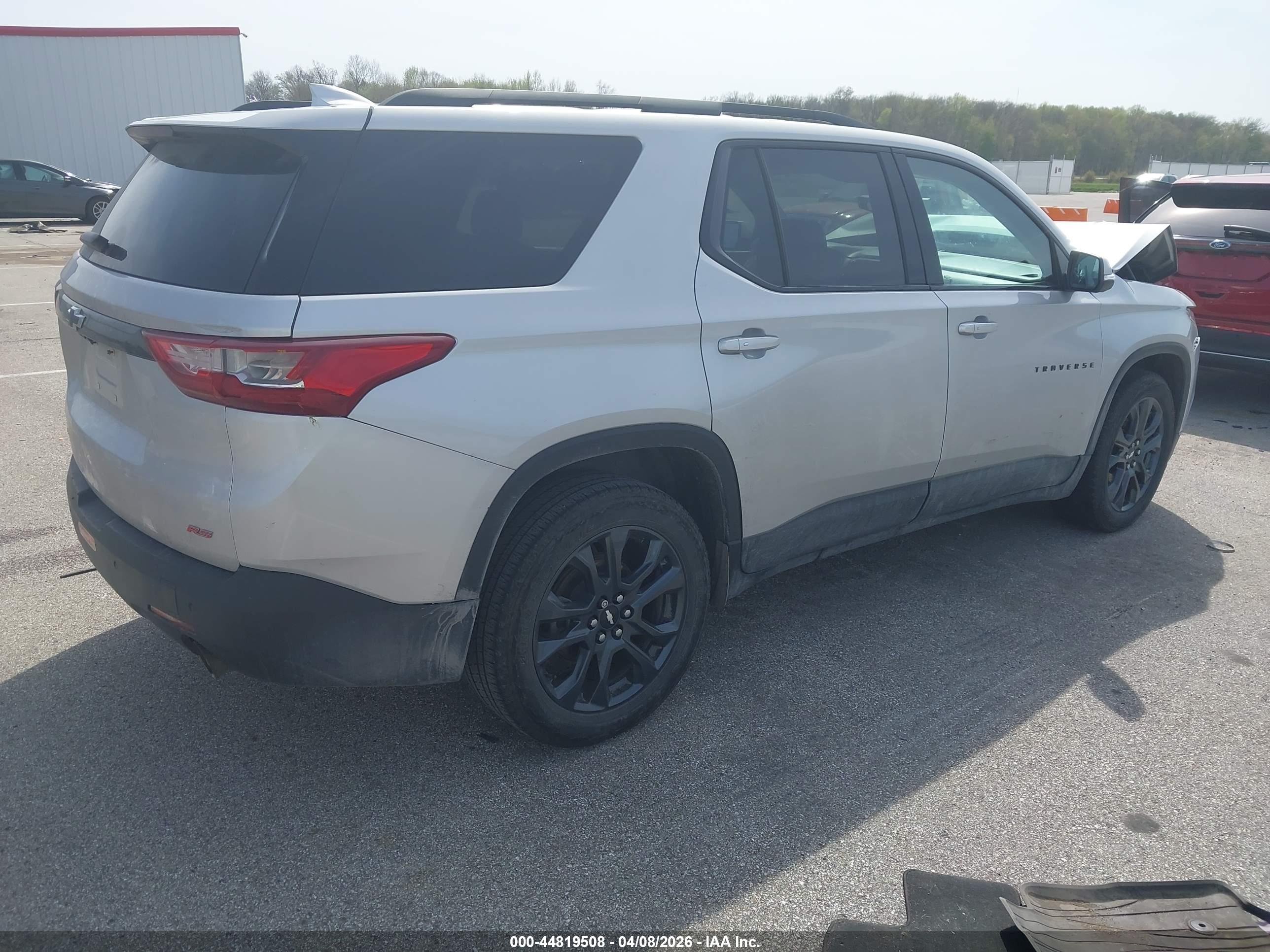 CHEVROLET TRAVERSE image 4