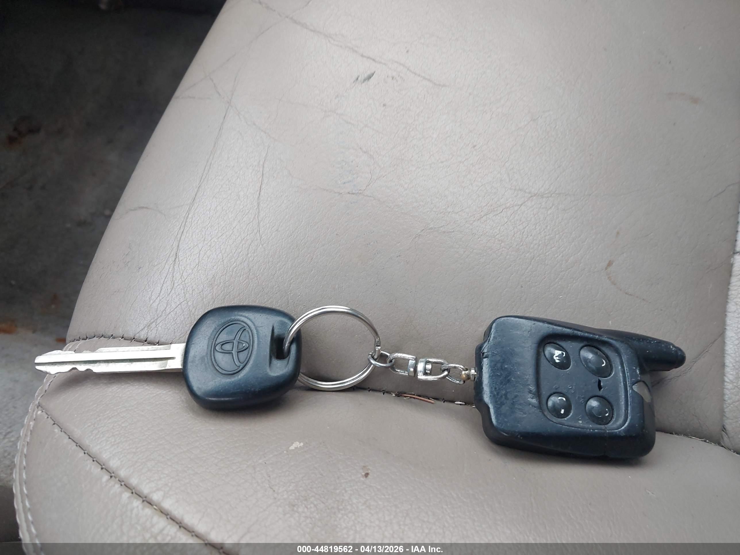 TOYOTA 4RUNNER image 11