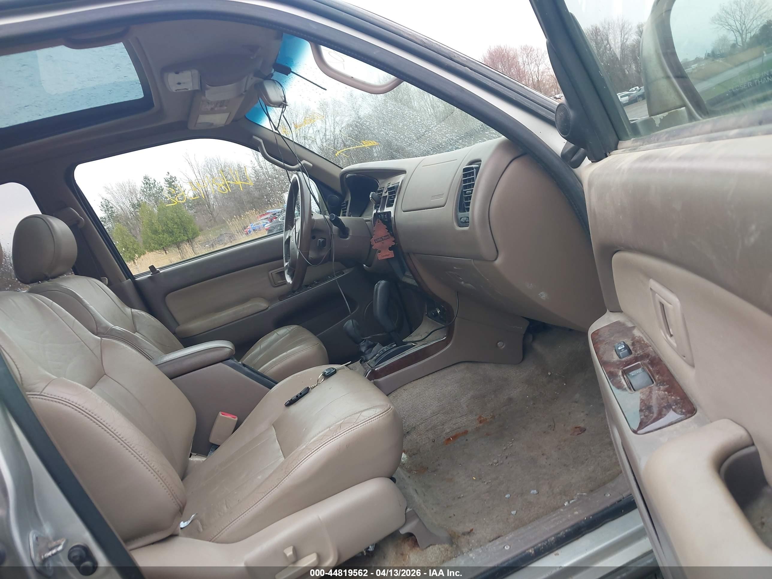 TOYOTA 4RUNNER image 5