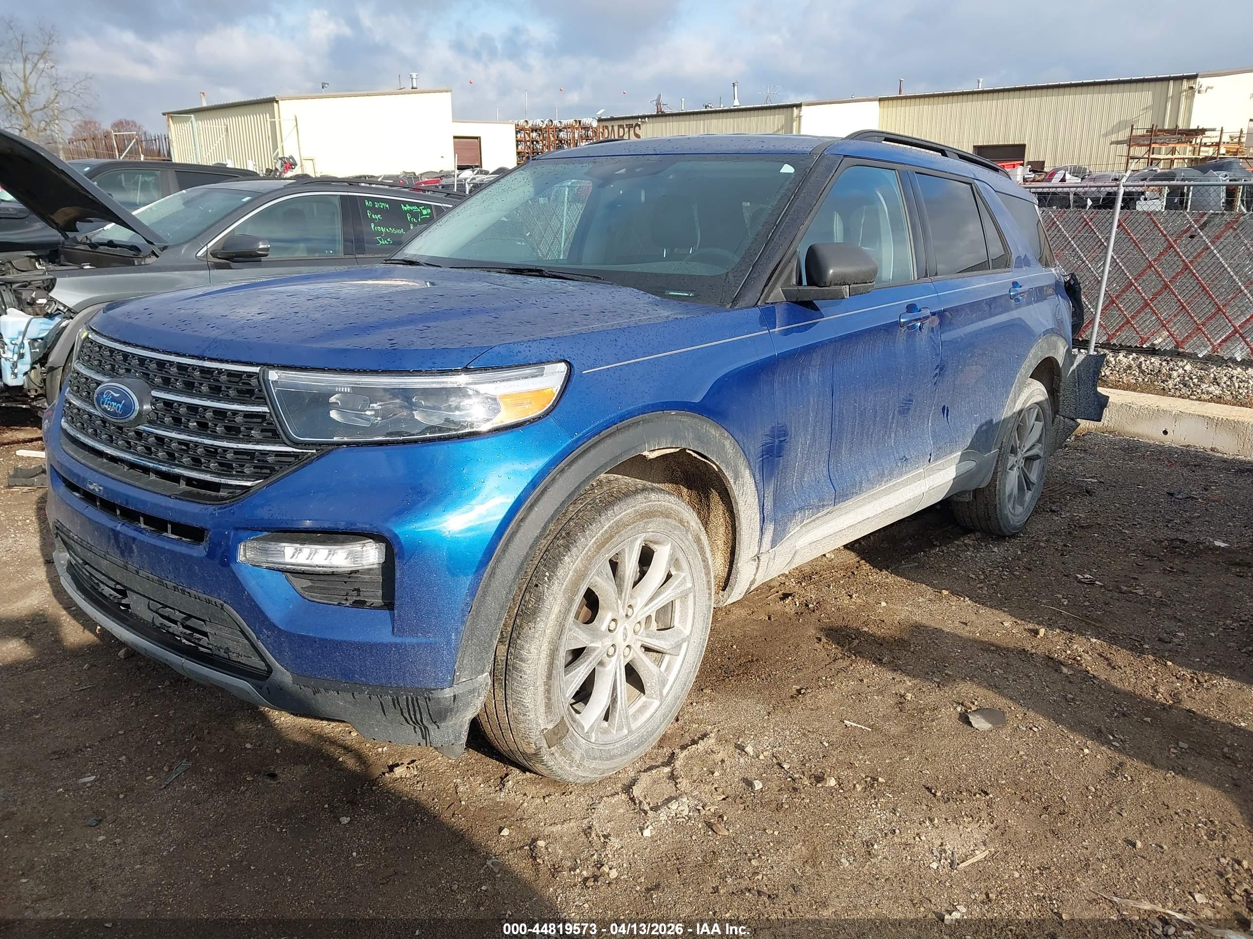 FORD EXPLORER image 2