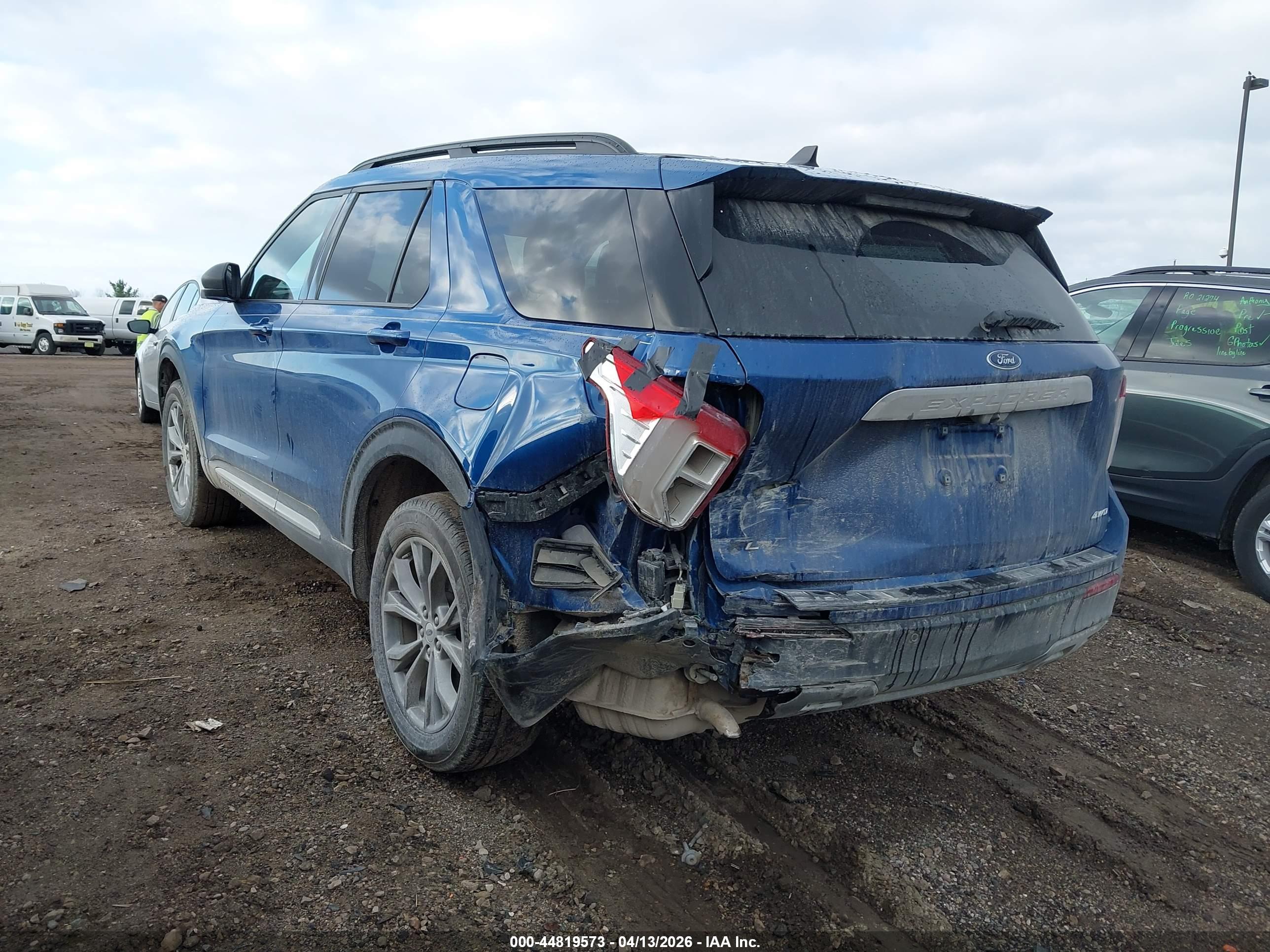 FORD EXPLORER image 3