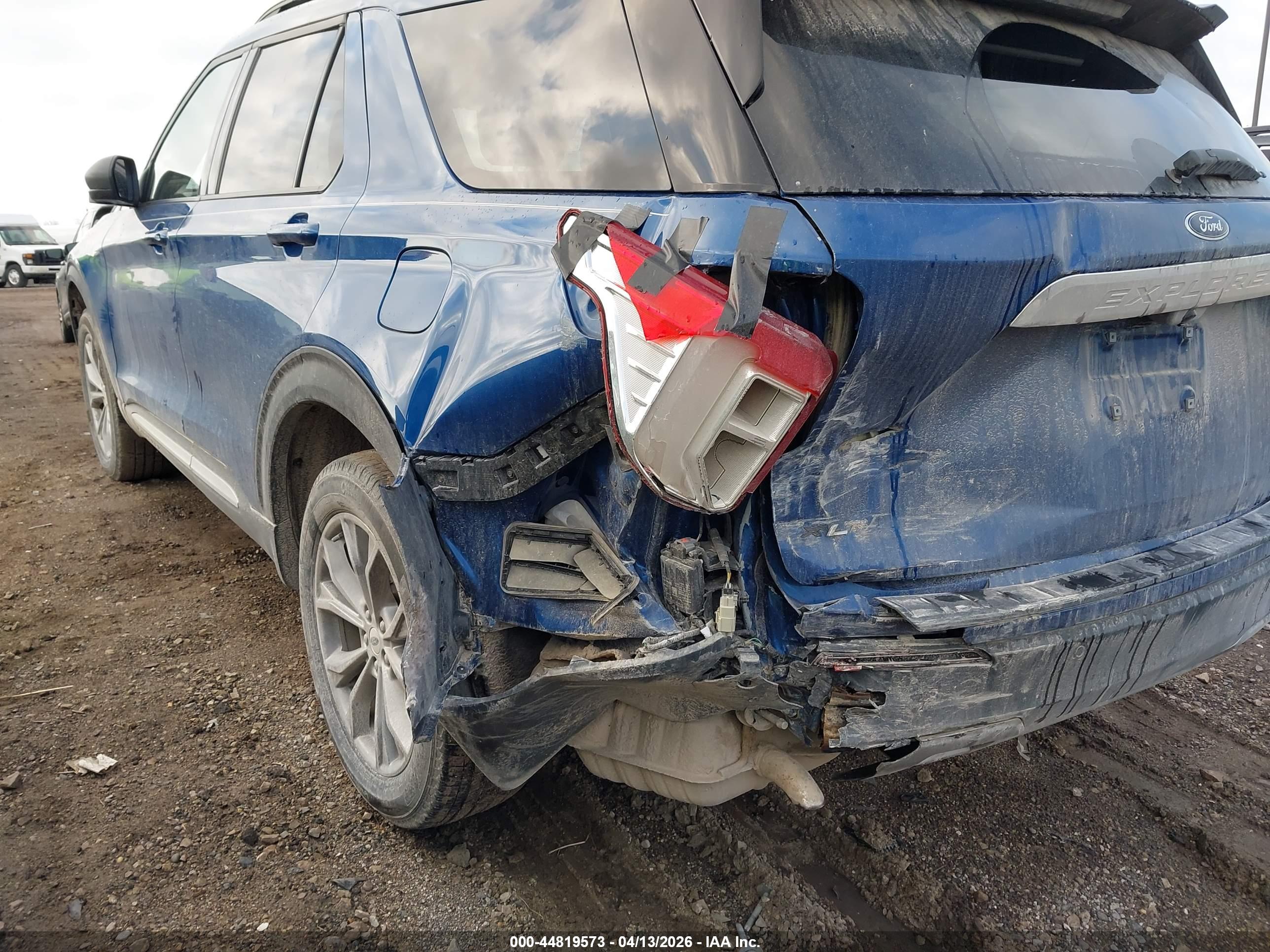 FORD EXPLORER image 6