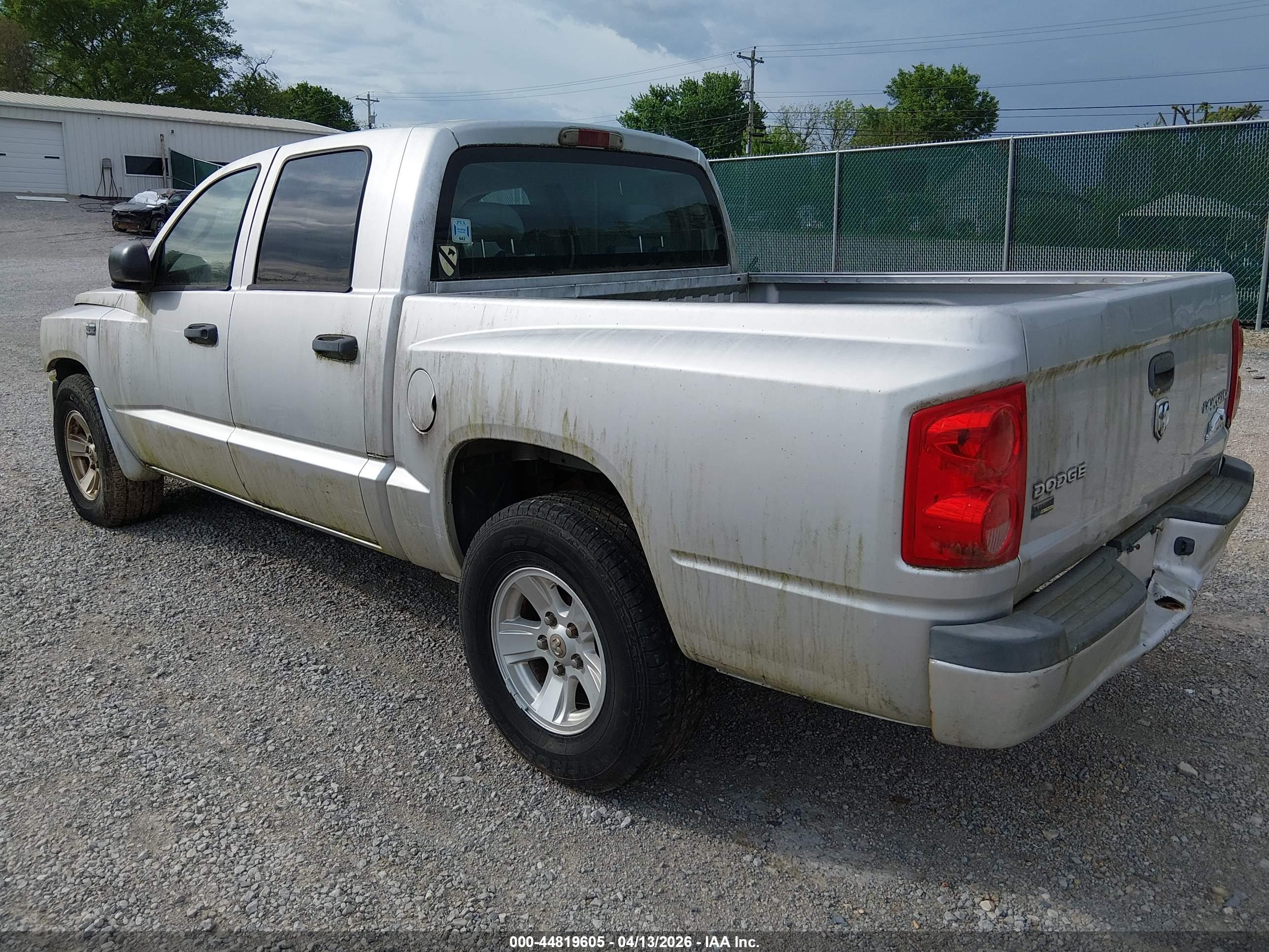 DODGE DAKOTA image 3