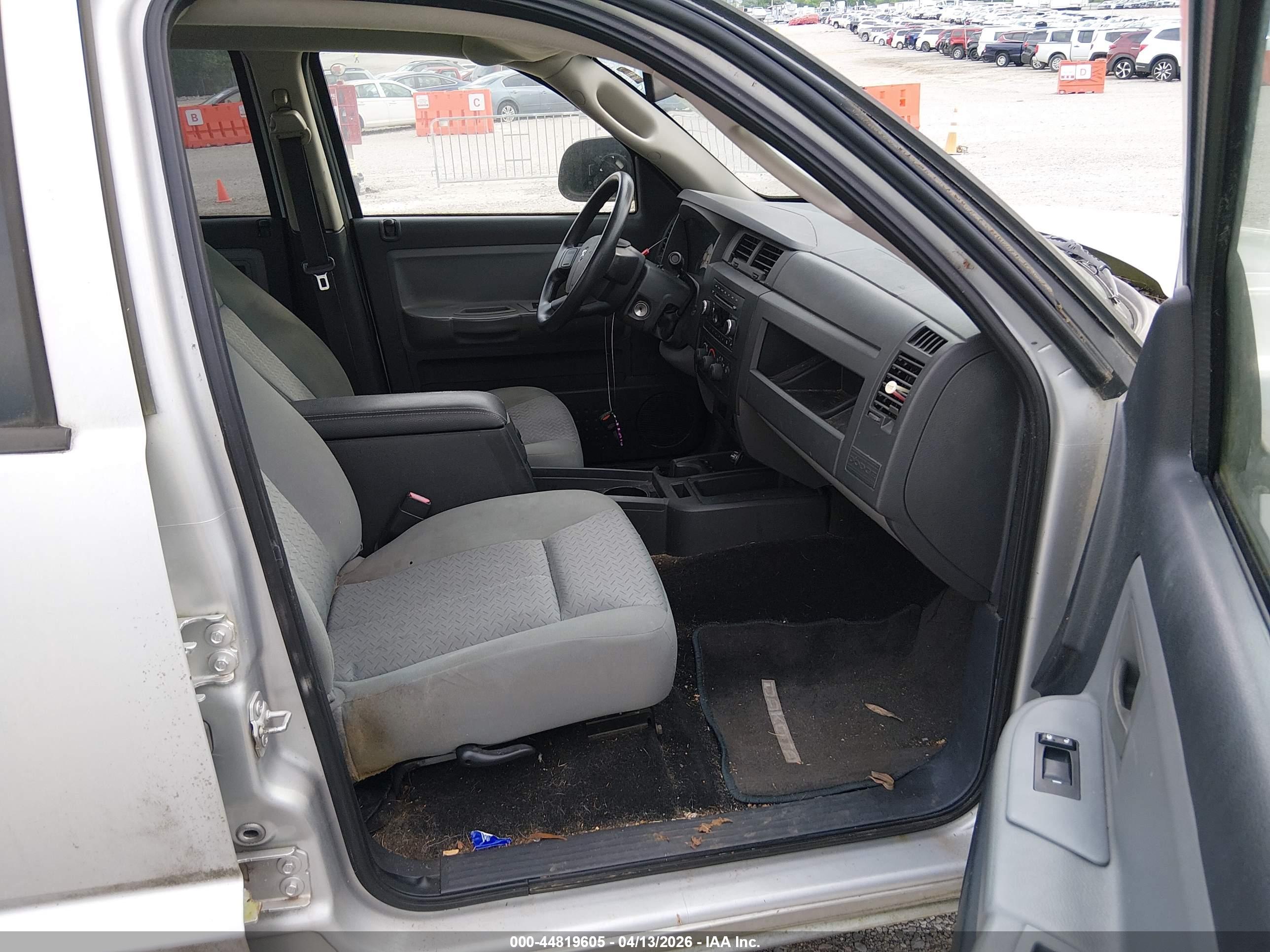 DODGE DAKOTA image 5
