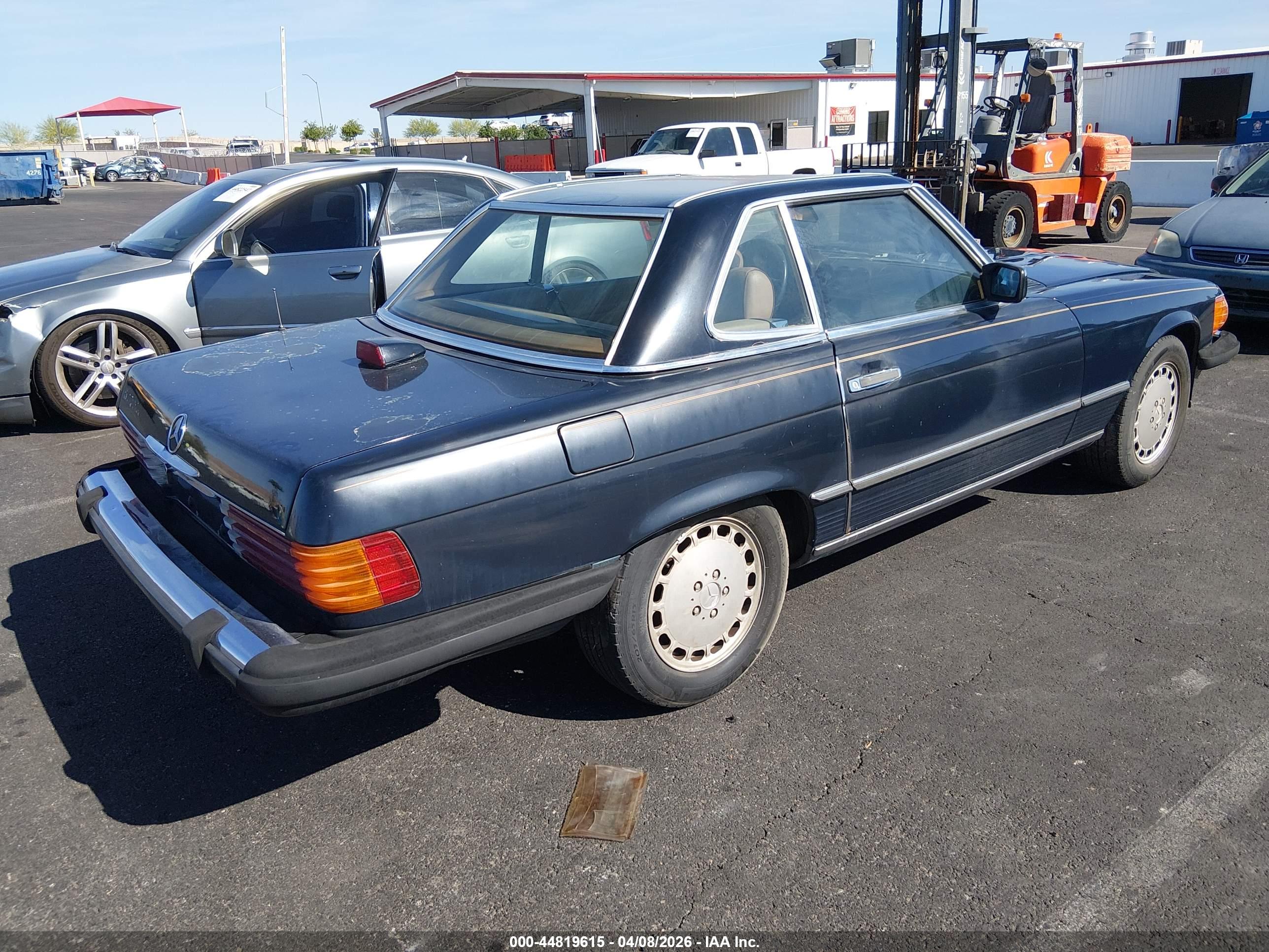 MERCEDES-BENZ 560 image 4