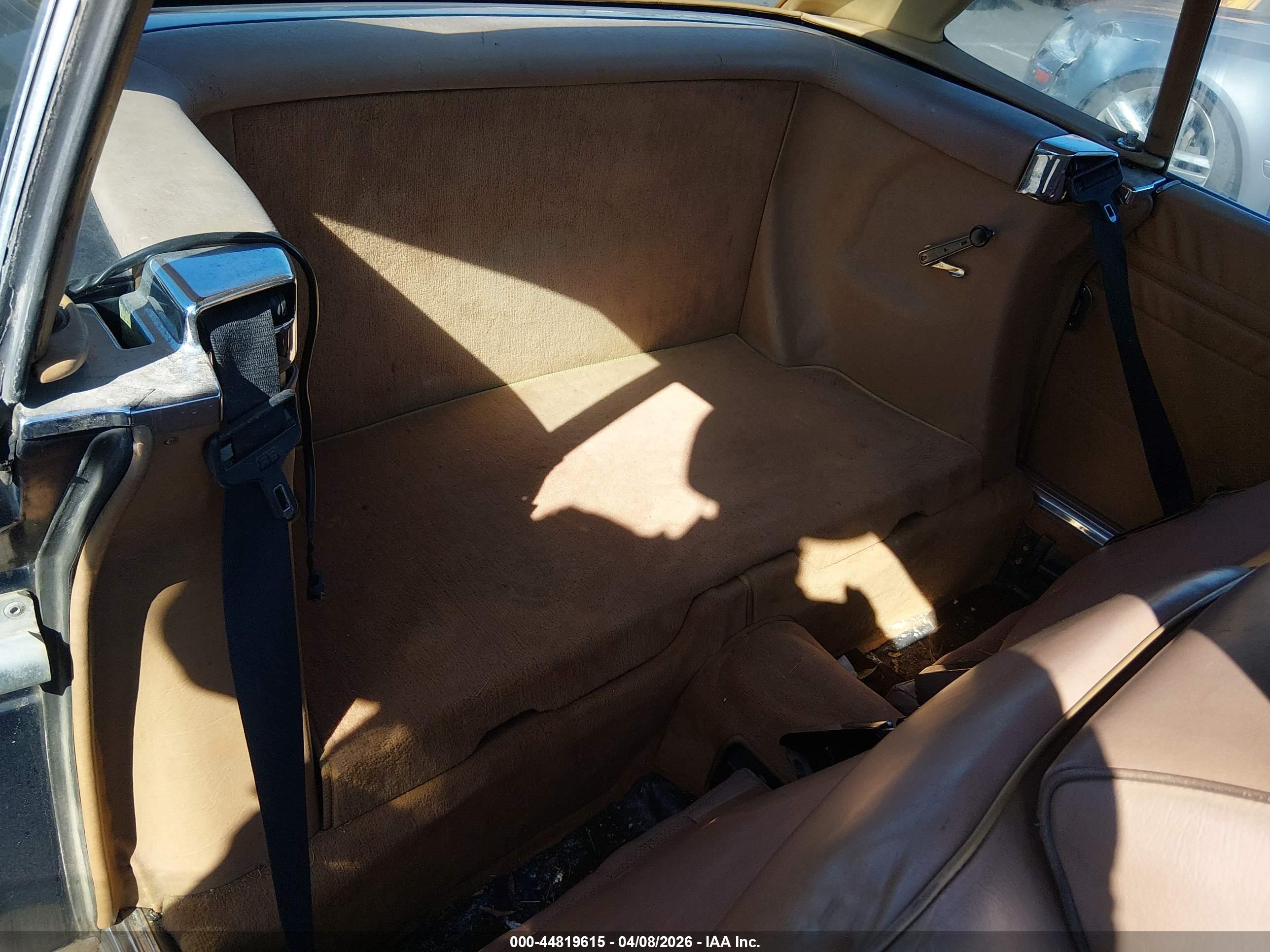 MERCEDES-BENZ 560 image 8