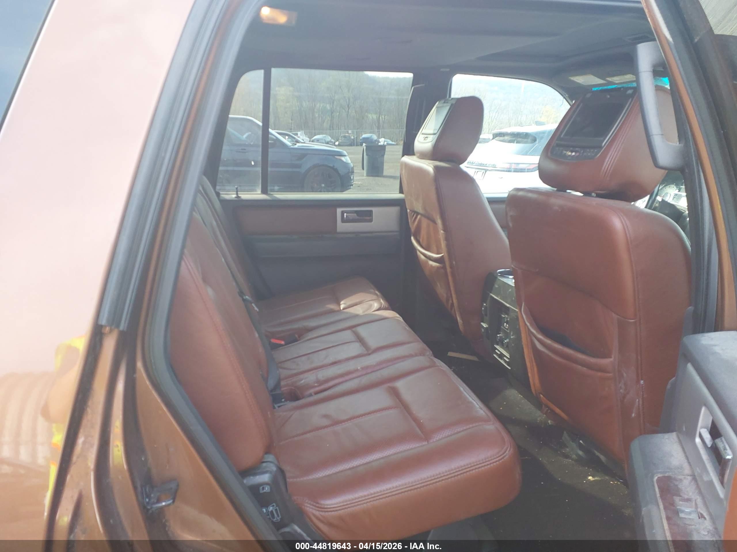 FORD EXPEDITION image 8