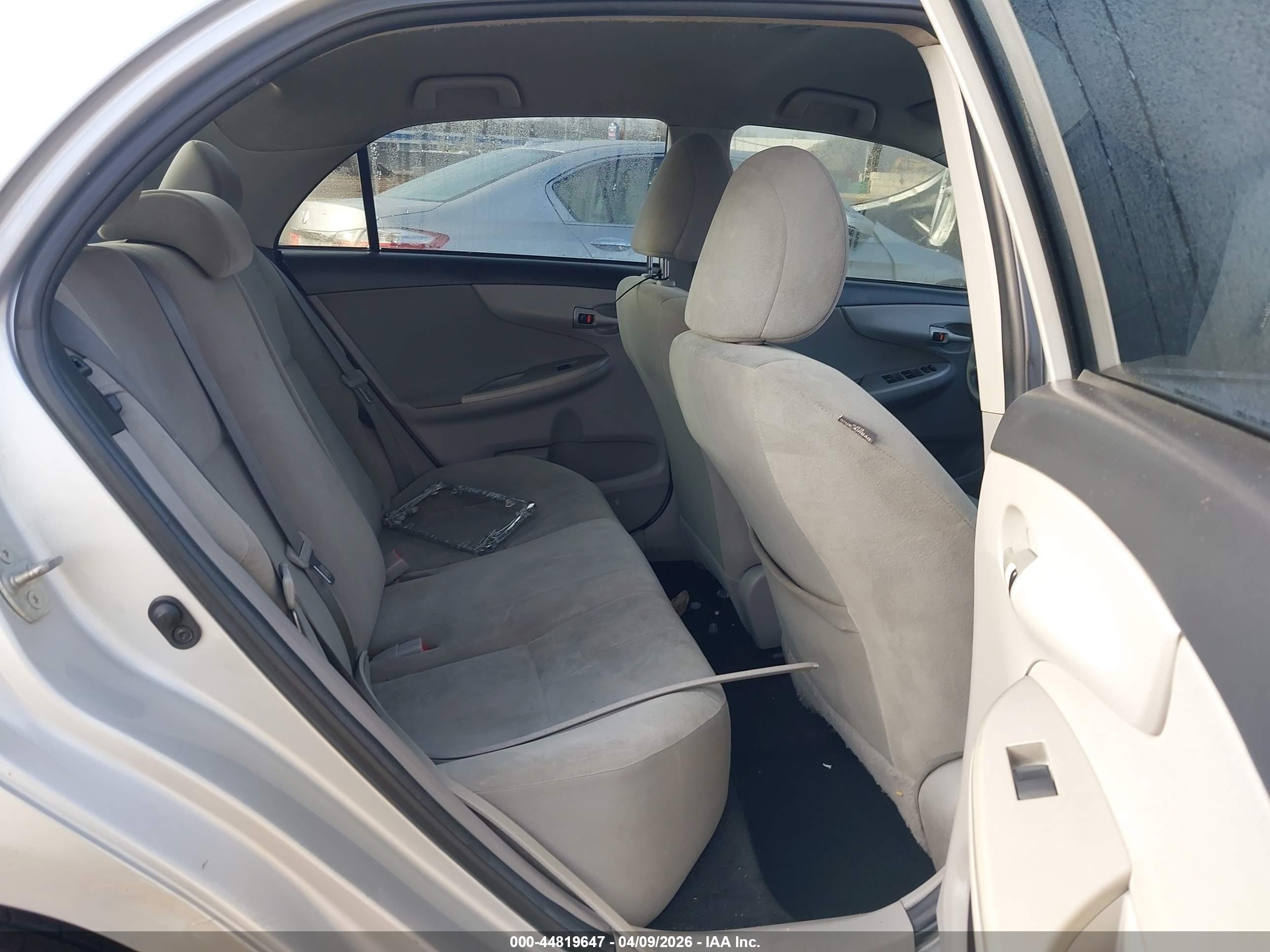 TOYOTA COROLLA image 8