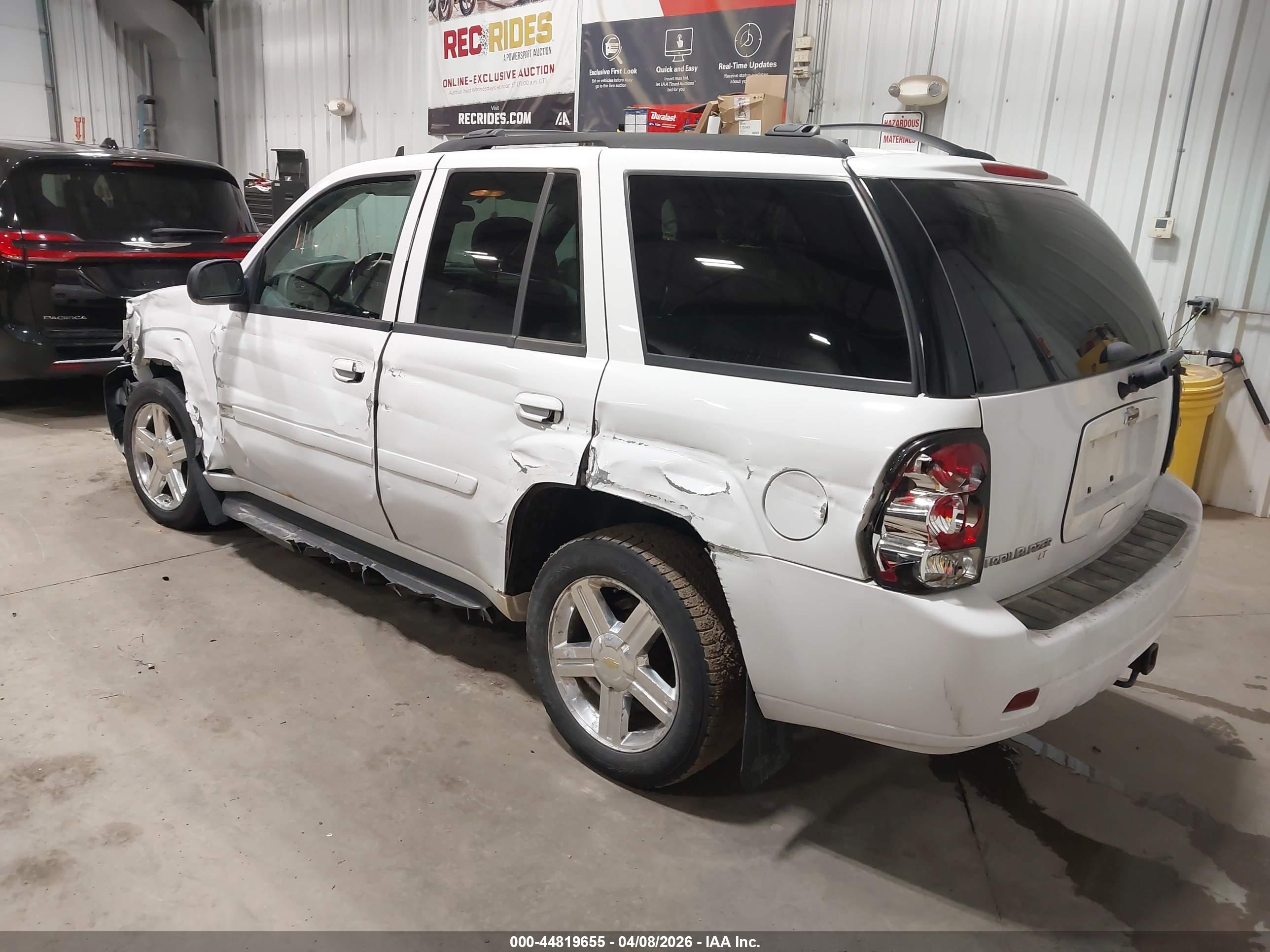CHEVROLET TRAILBLAZER image 3