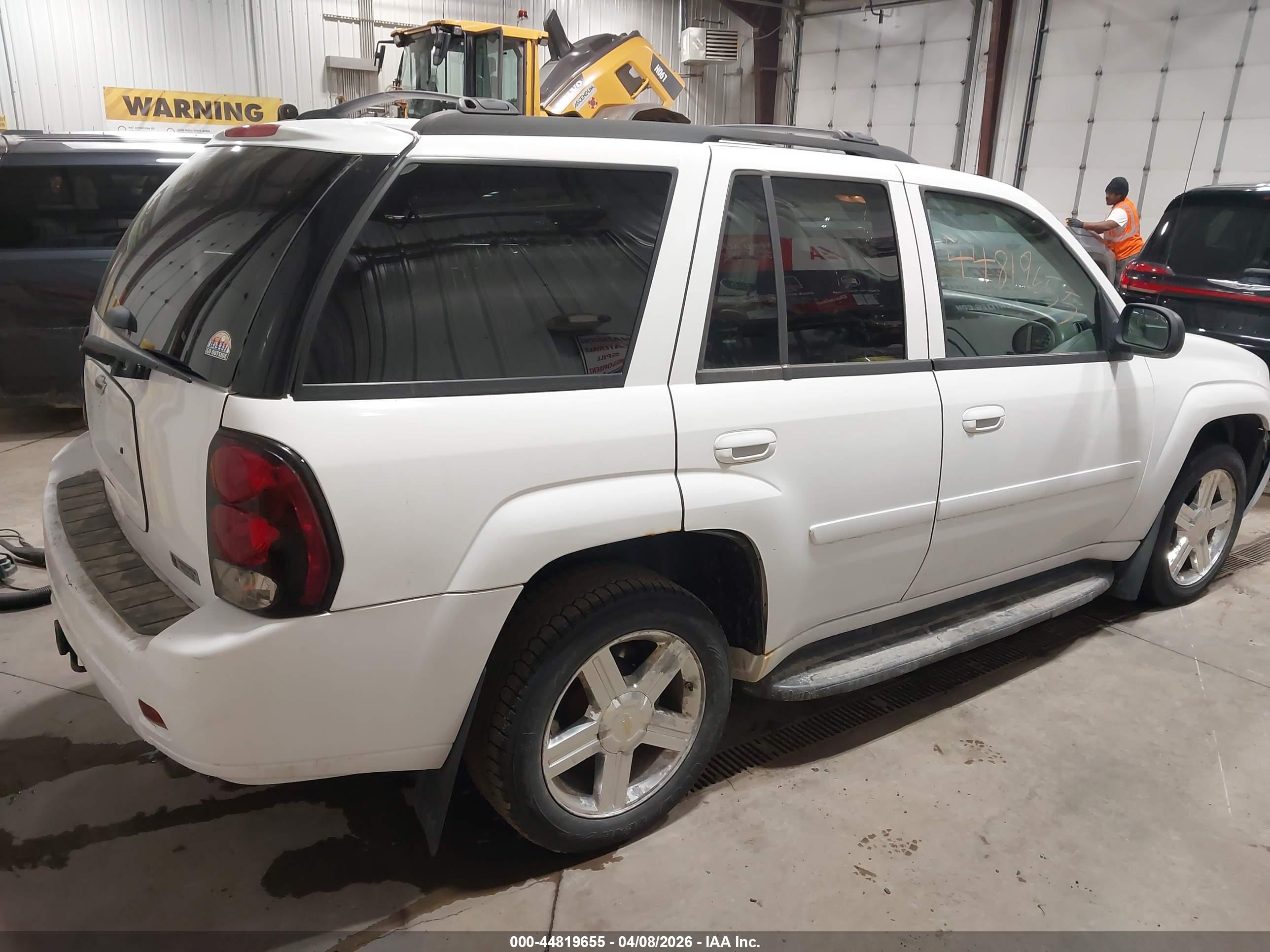 CHEVROLET TRAILBLAZER image 4