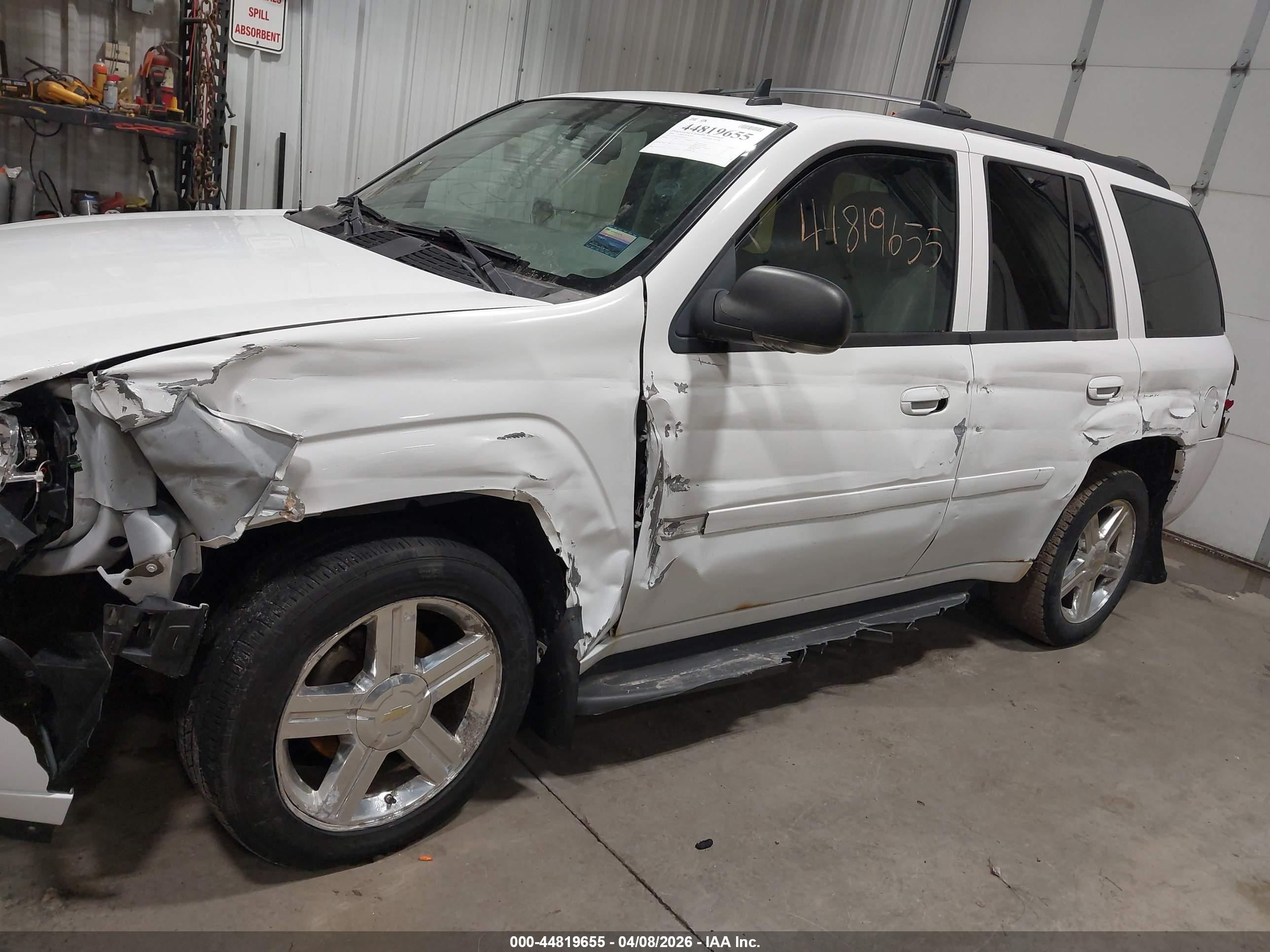 CHEVROLET TRAILBLAZER image 6