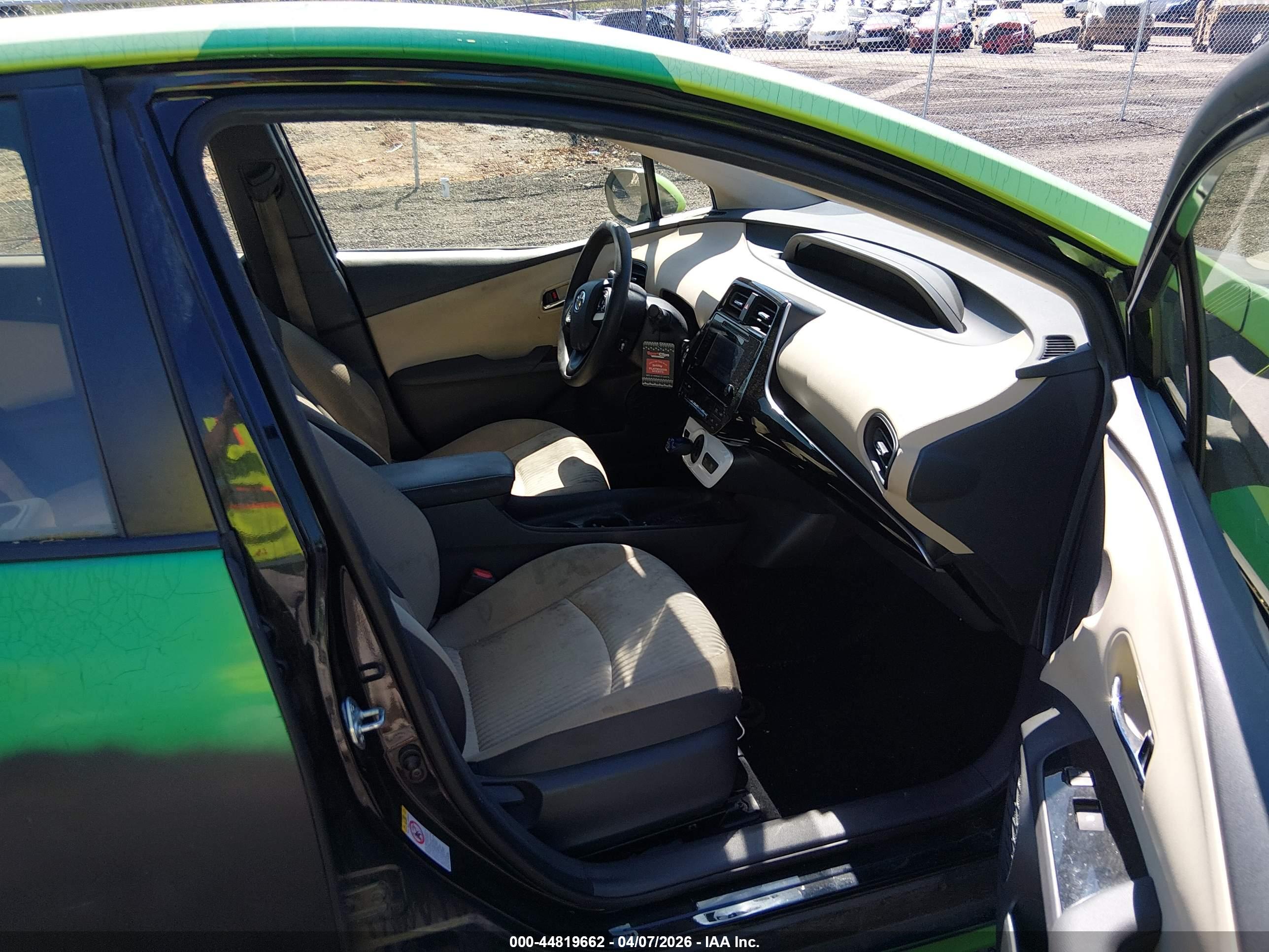 TOYOTA PRIUS image 5