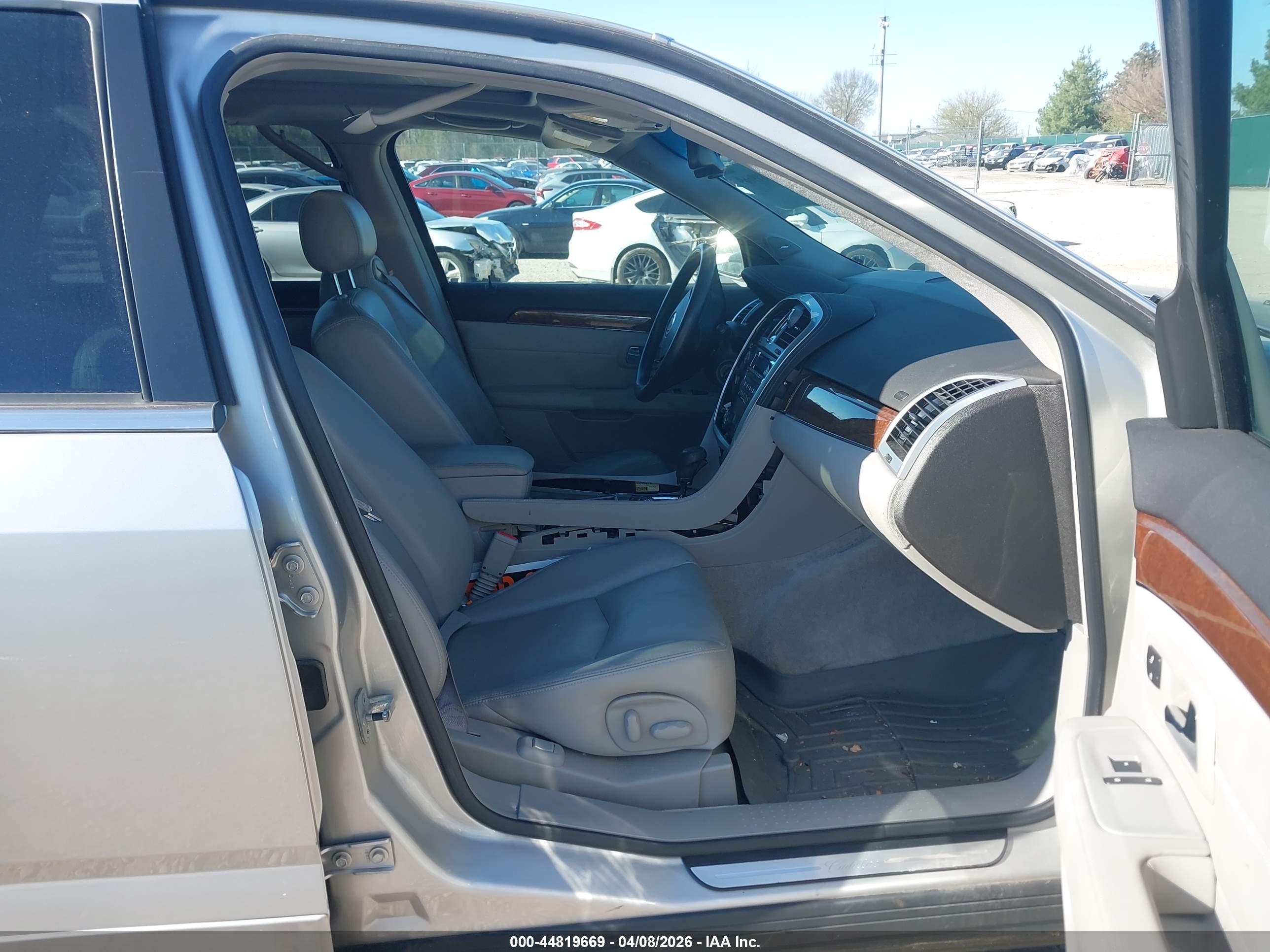CADILLAC SRX image 5
