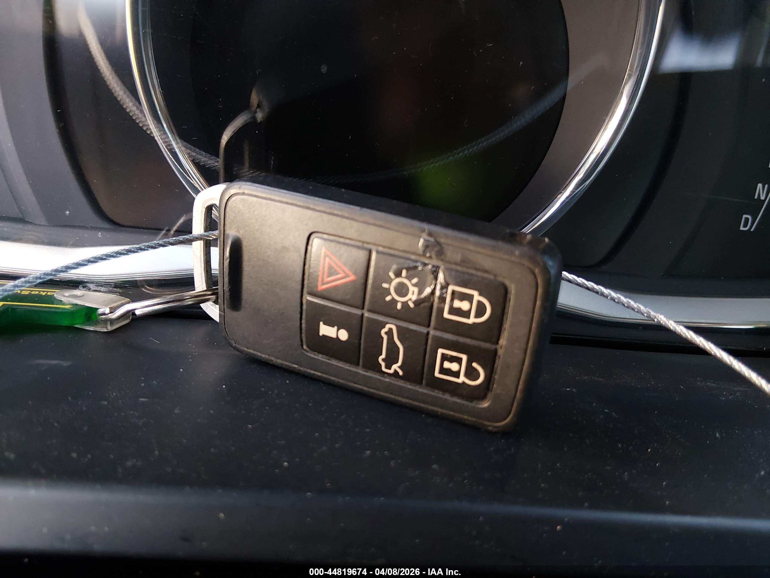VOLVO S60 image 11