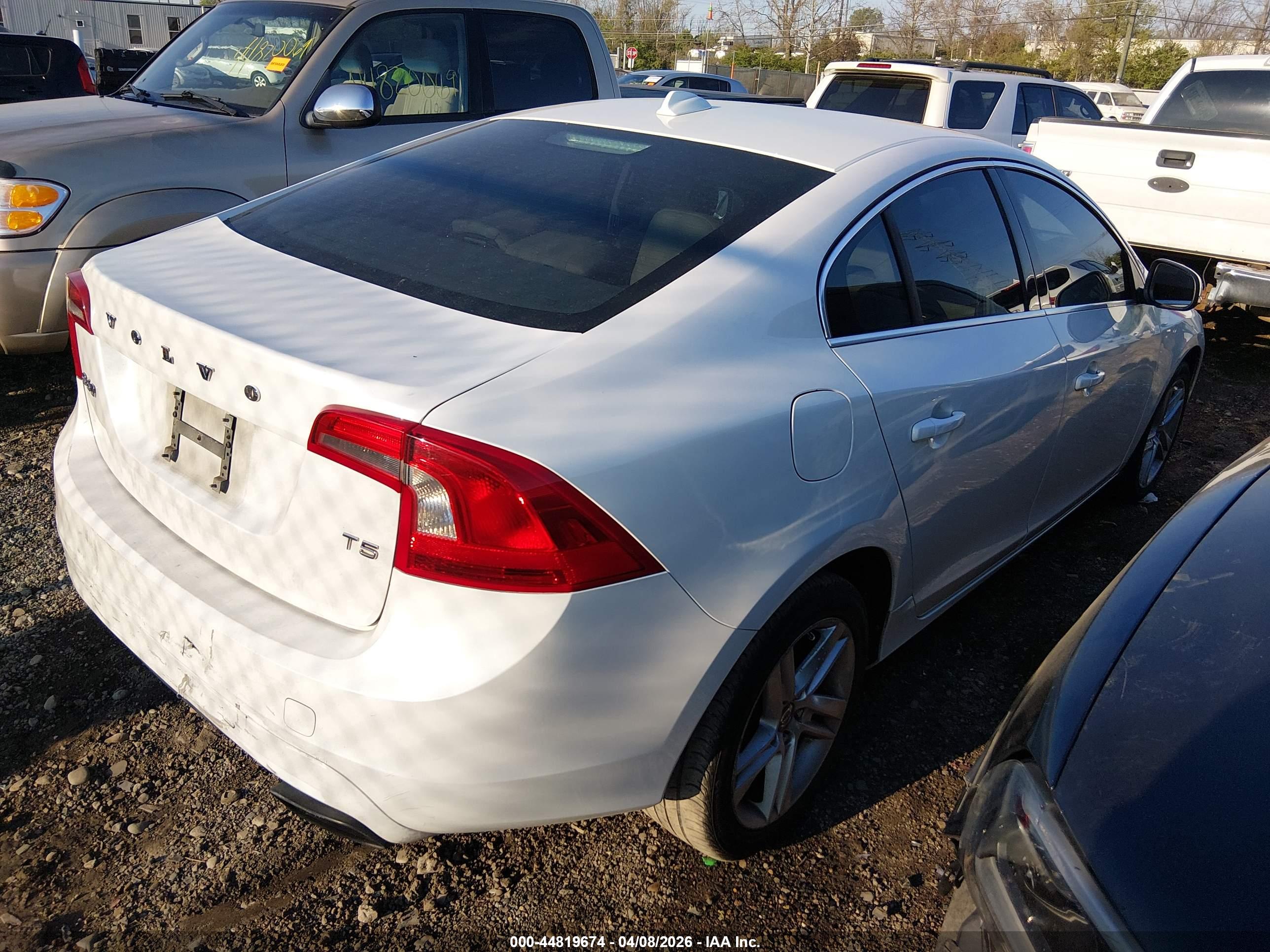 VOLVO S60 image 4