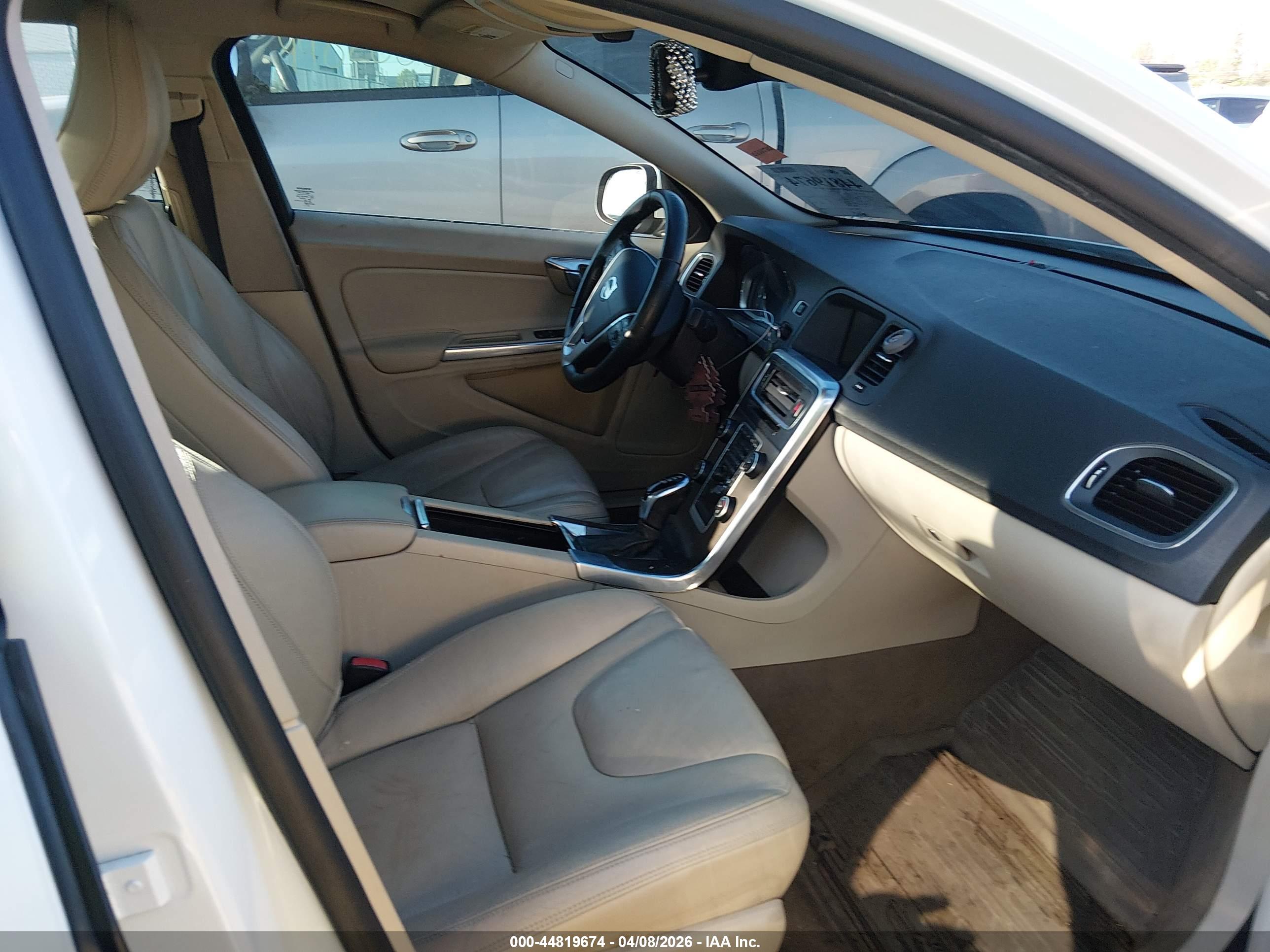 VOLVO S60 image 5