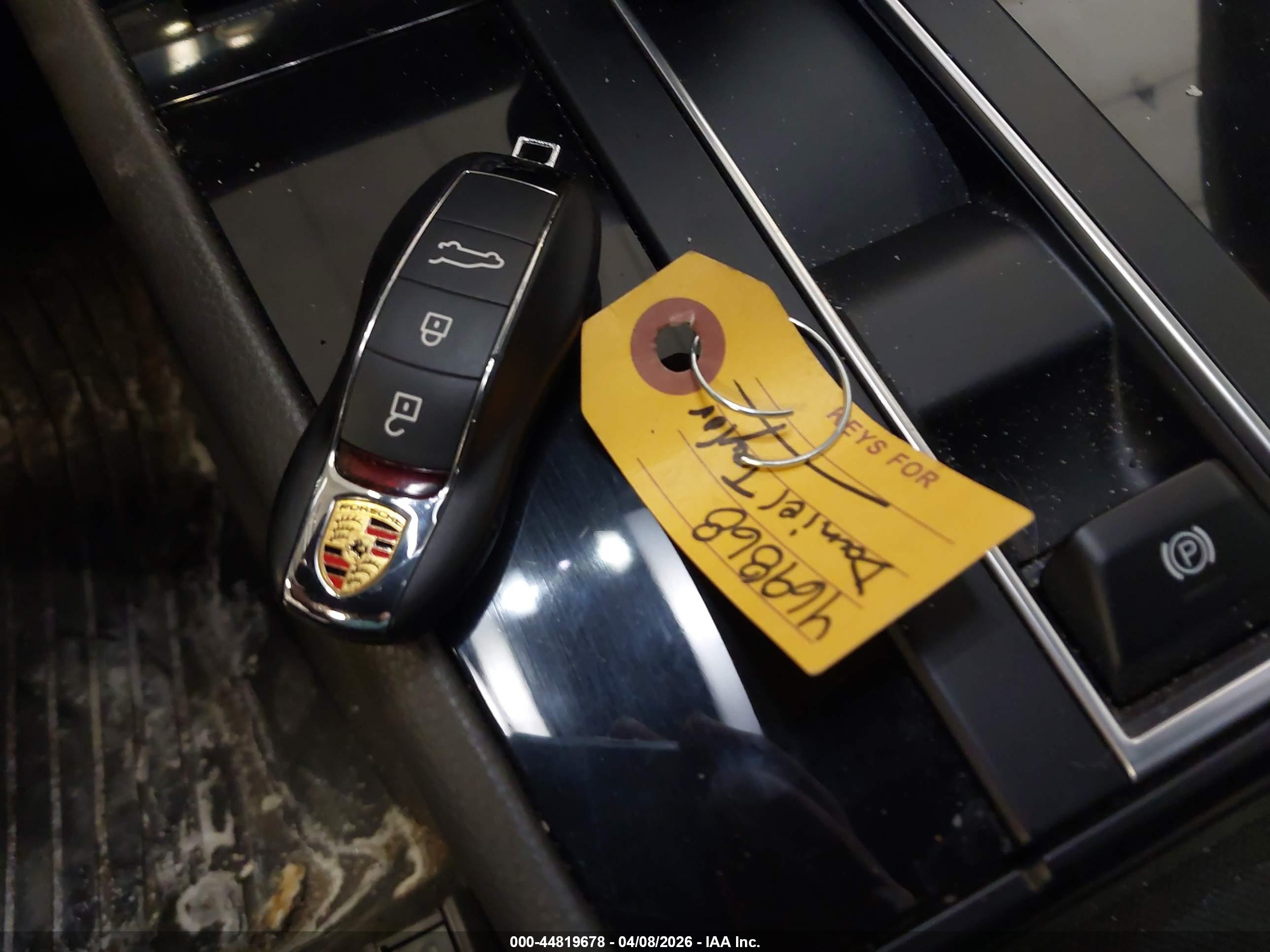 PORSCHE MACAN image 11