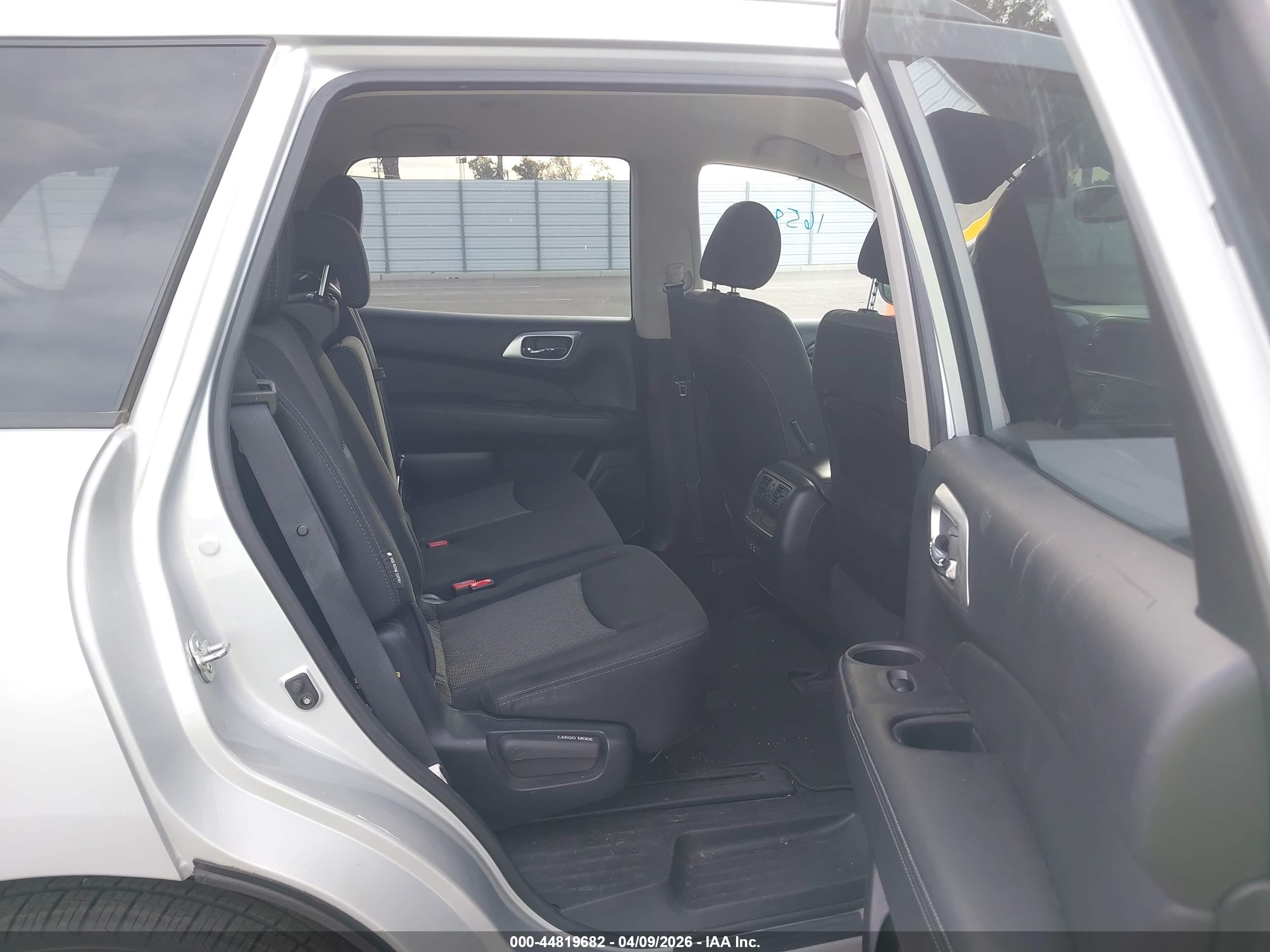 NISSAN PATHFINDER image 8