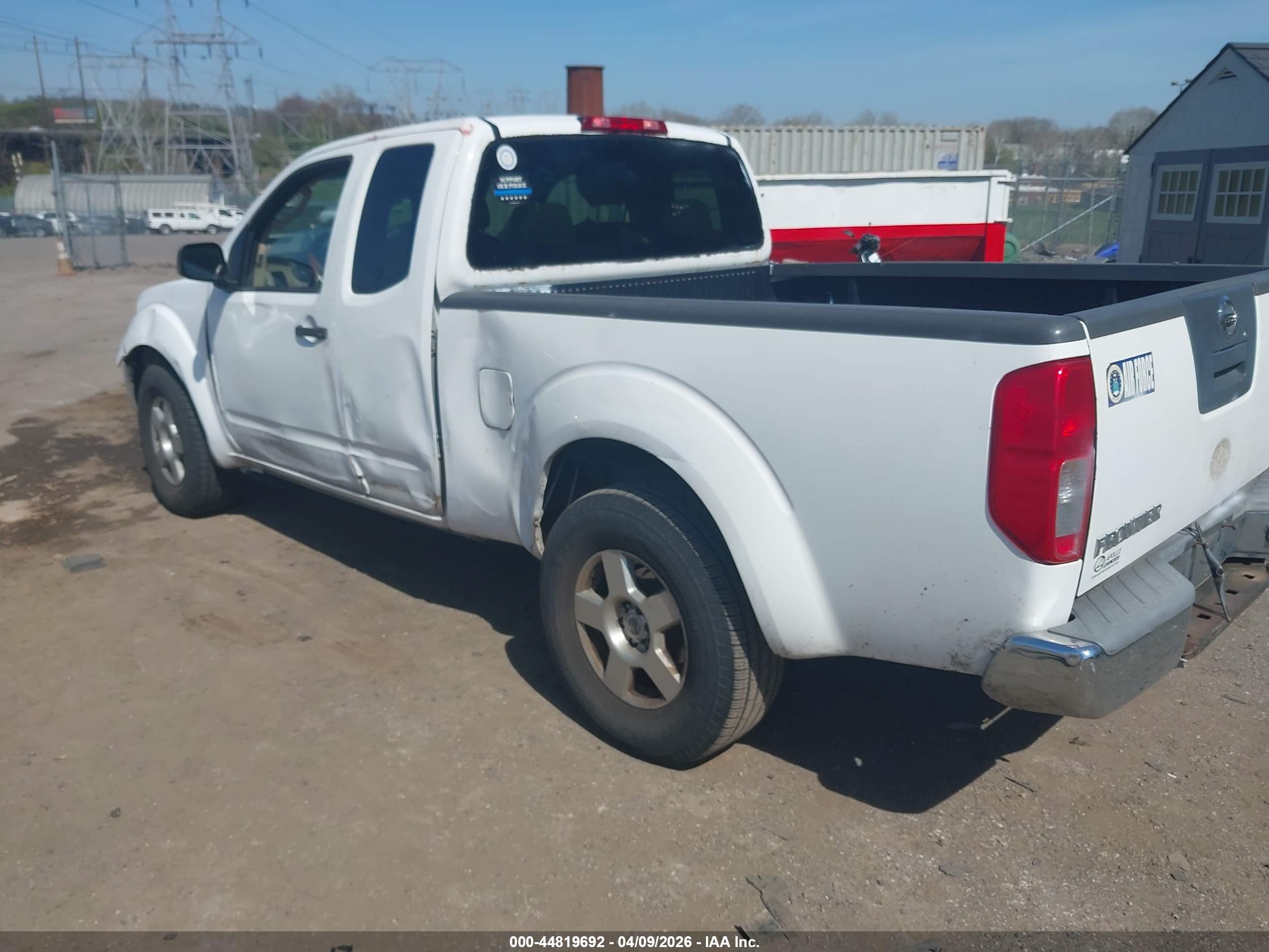 NISSAN FRONTIER image 3