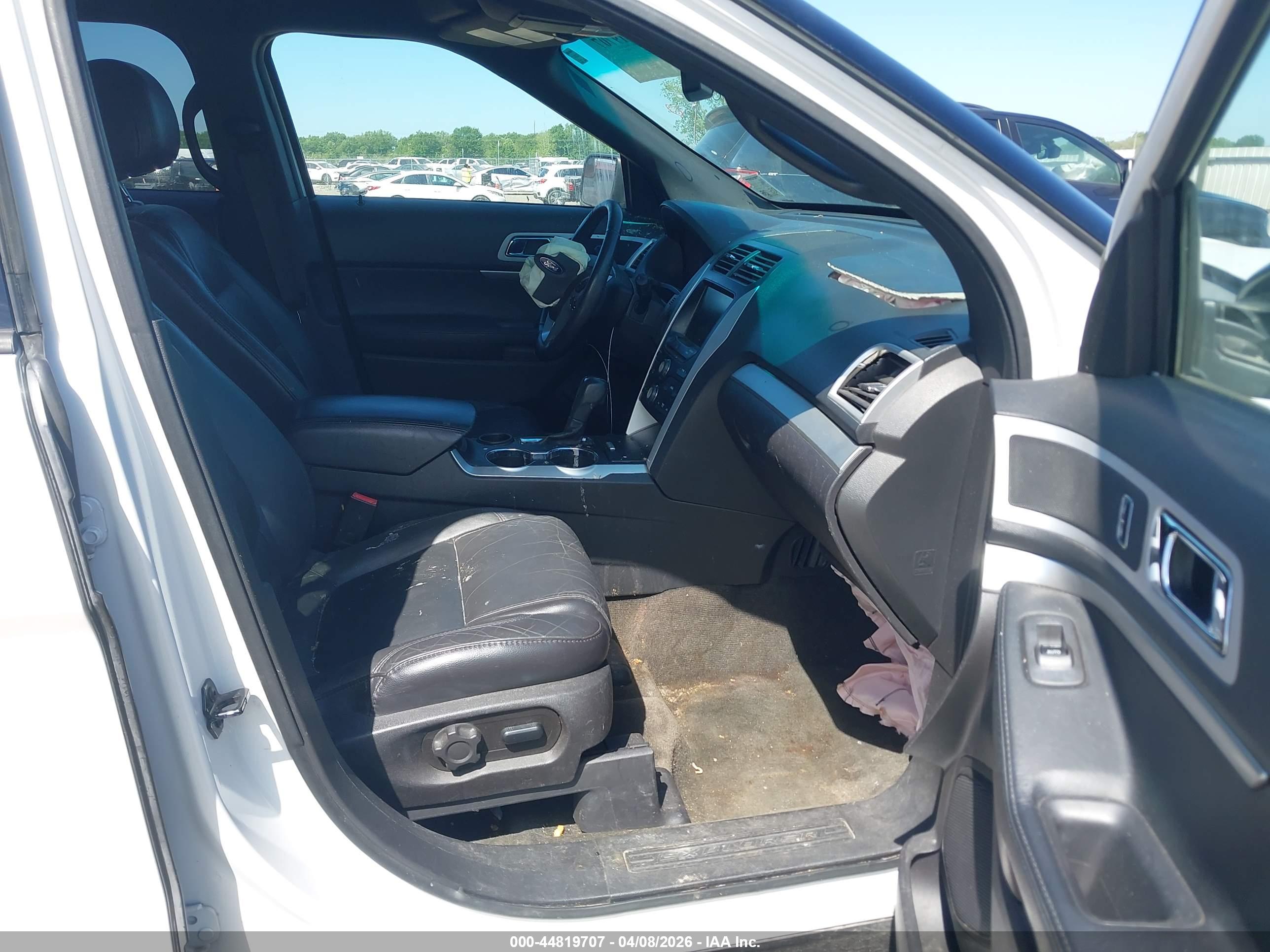 FORD EXPLORER image 5