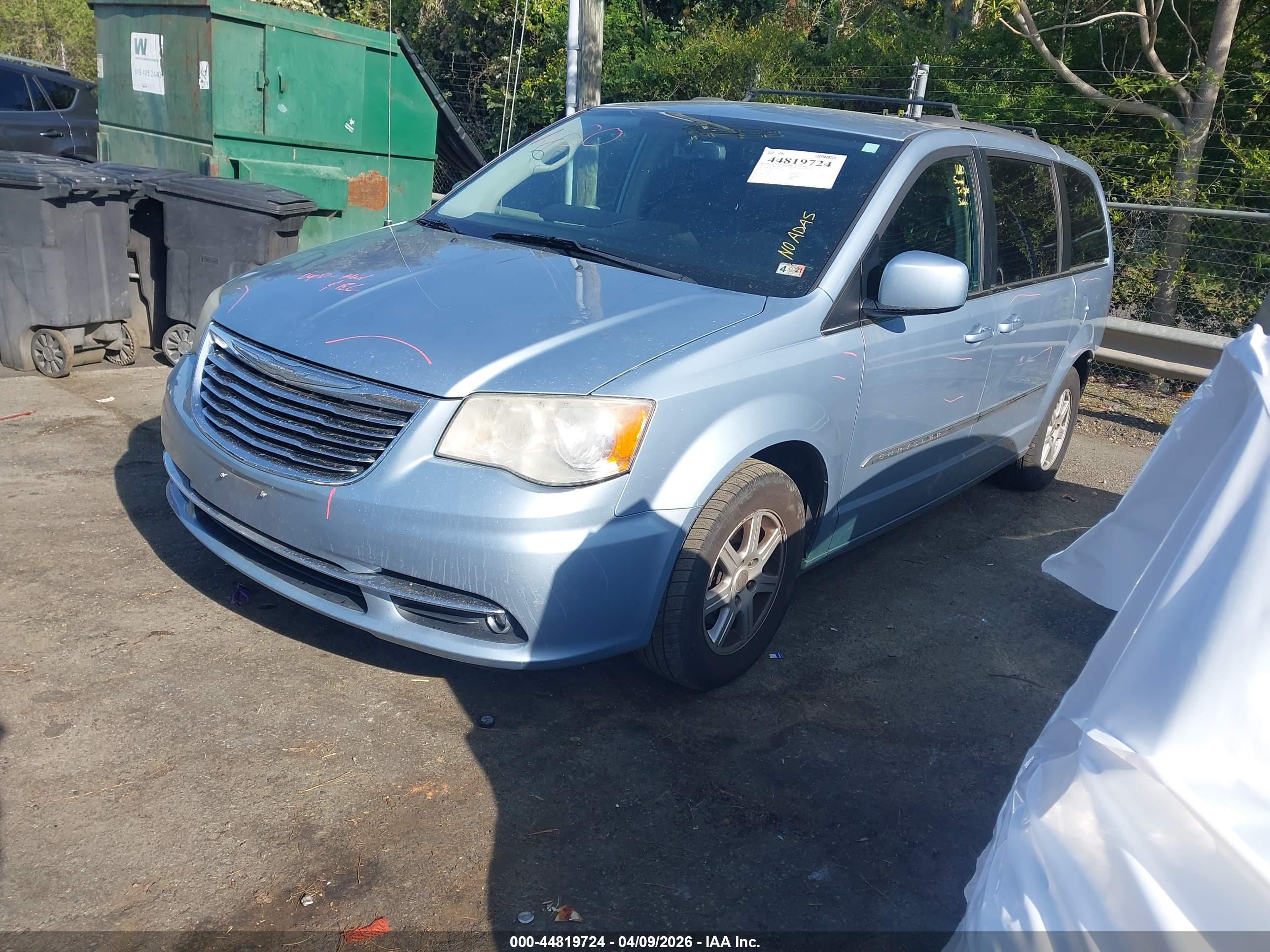 CHRYSLER TOWN image 2