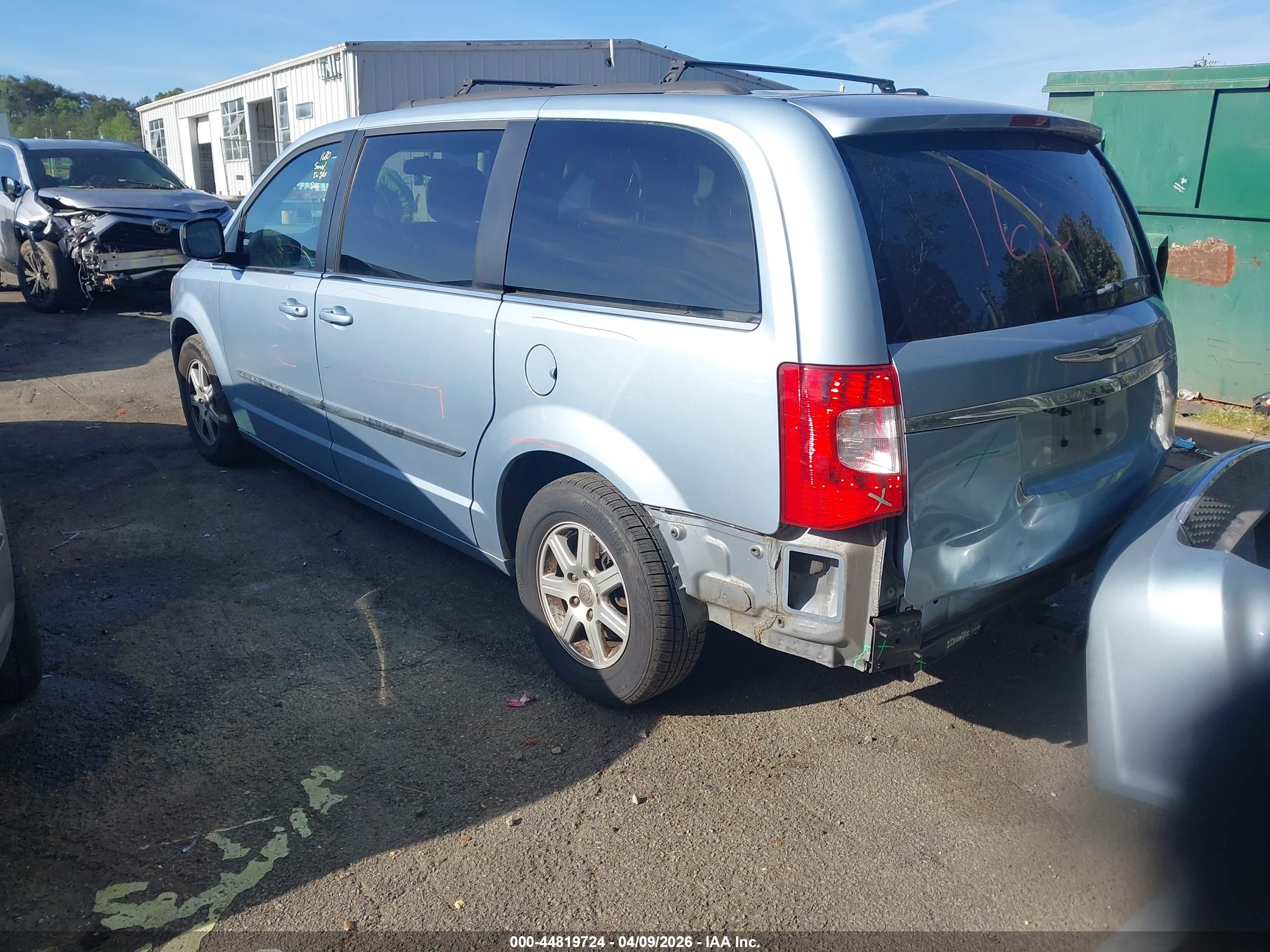 CHRYSLER TOWN image 3