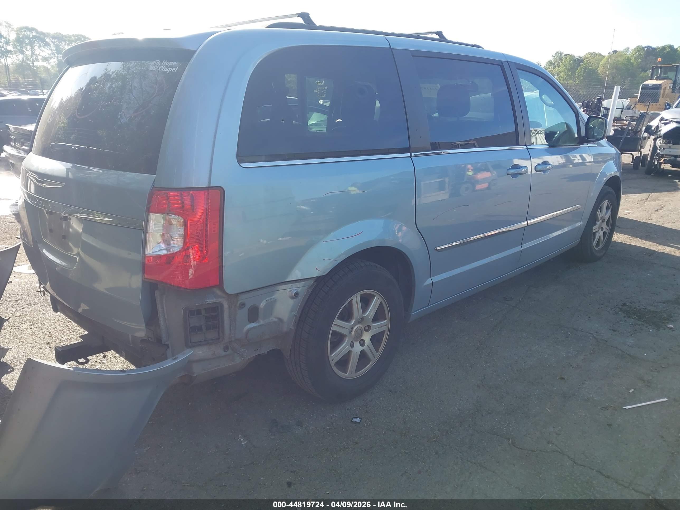 CHRYSLER TOWN image 4