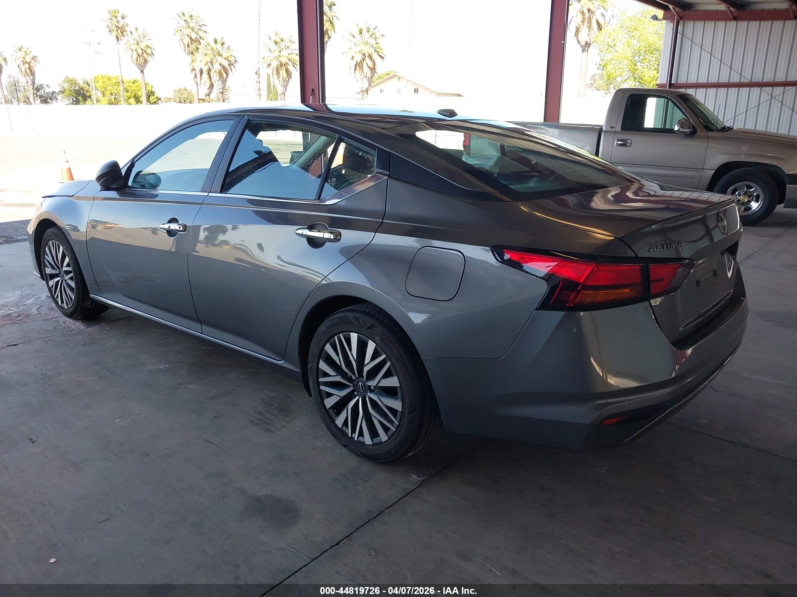 NISSAN ALTIMA image 3