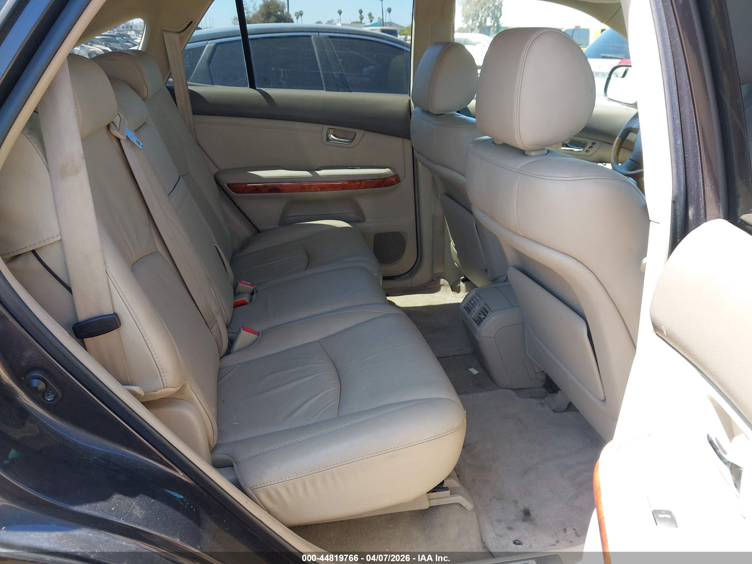 LEXUS RX image 8