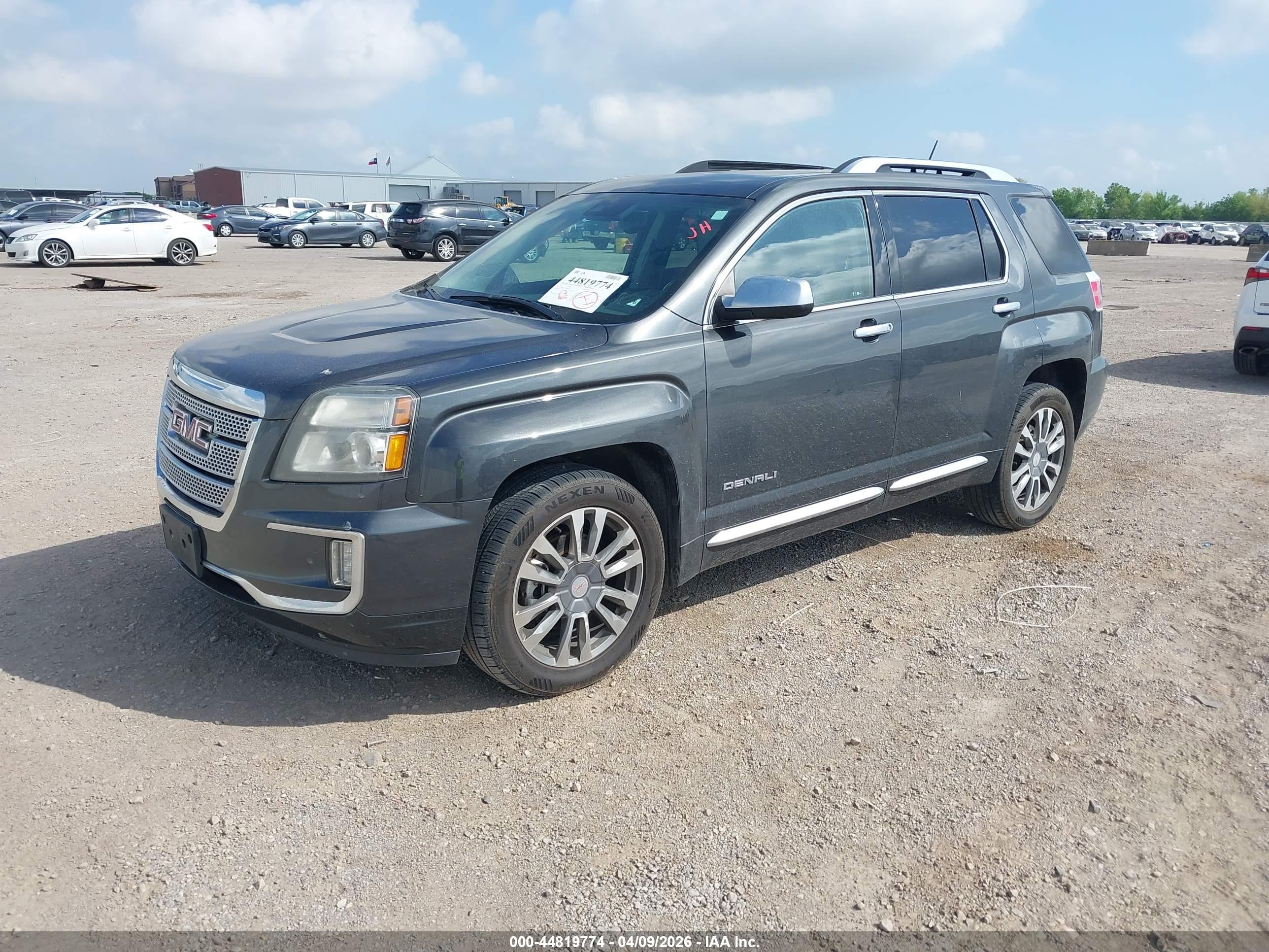 GMC TERRAIN image 2