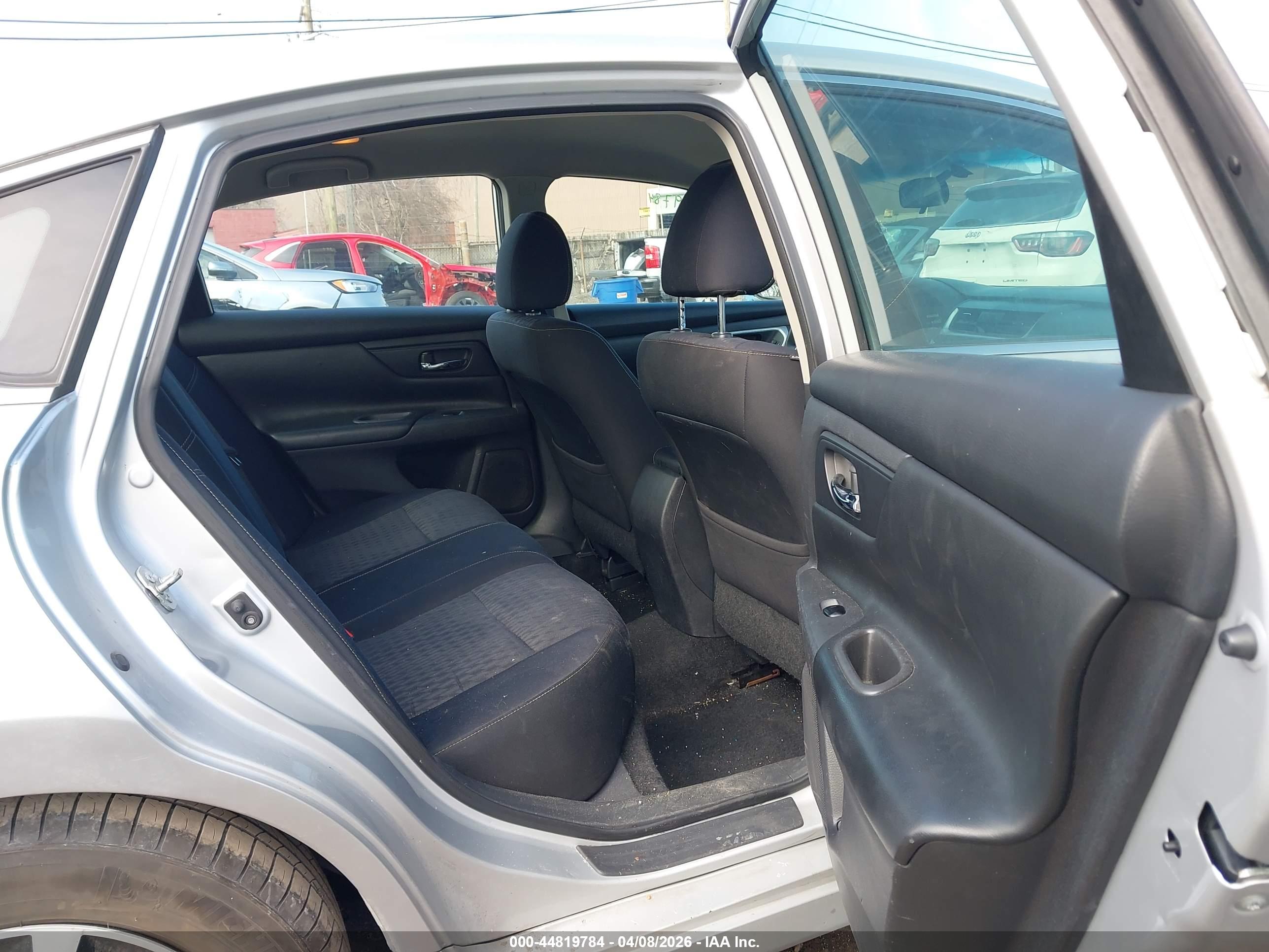 NISSAN ALTIMA image 8