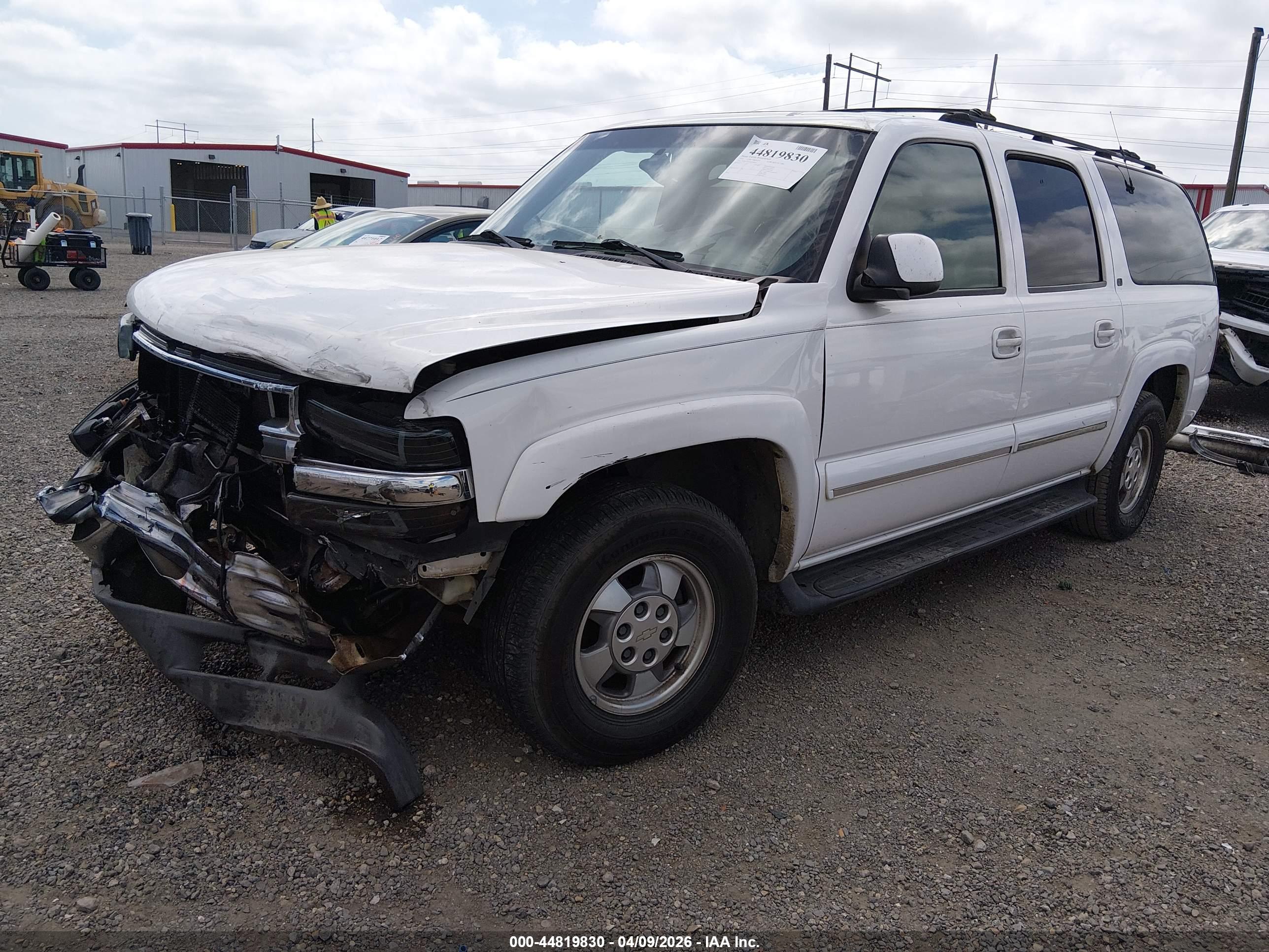 CHEVROLET SUBURBAN image 2