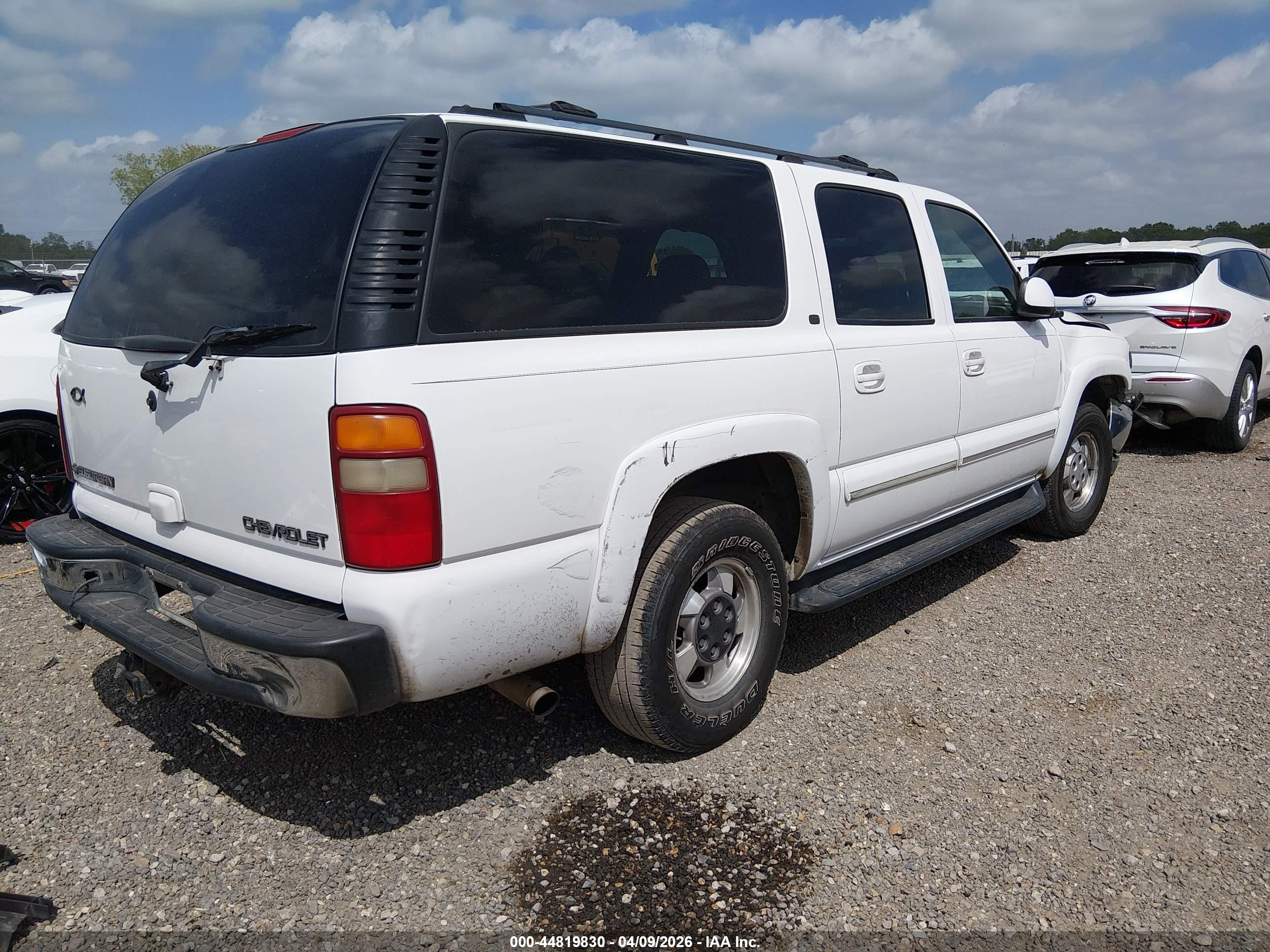 CHEVROLET SUBURBAN image 4