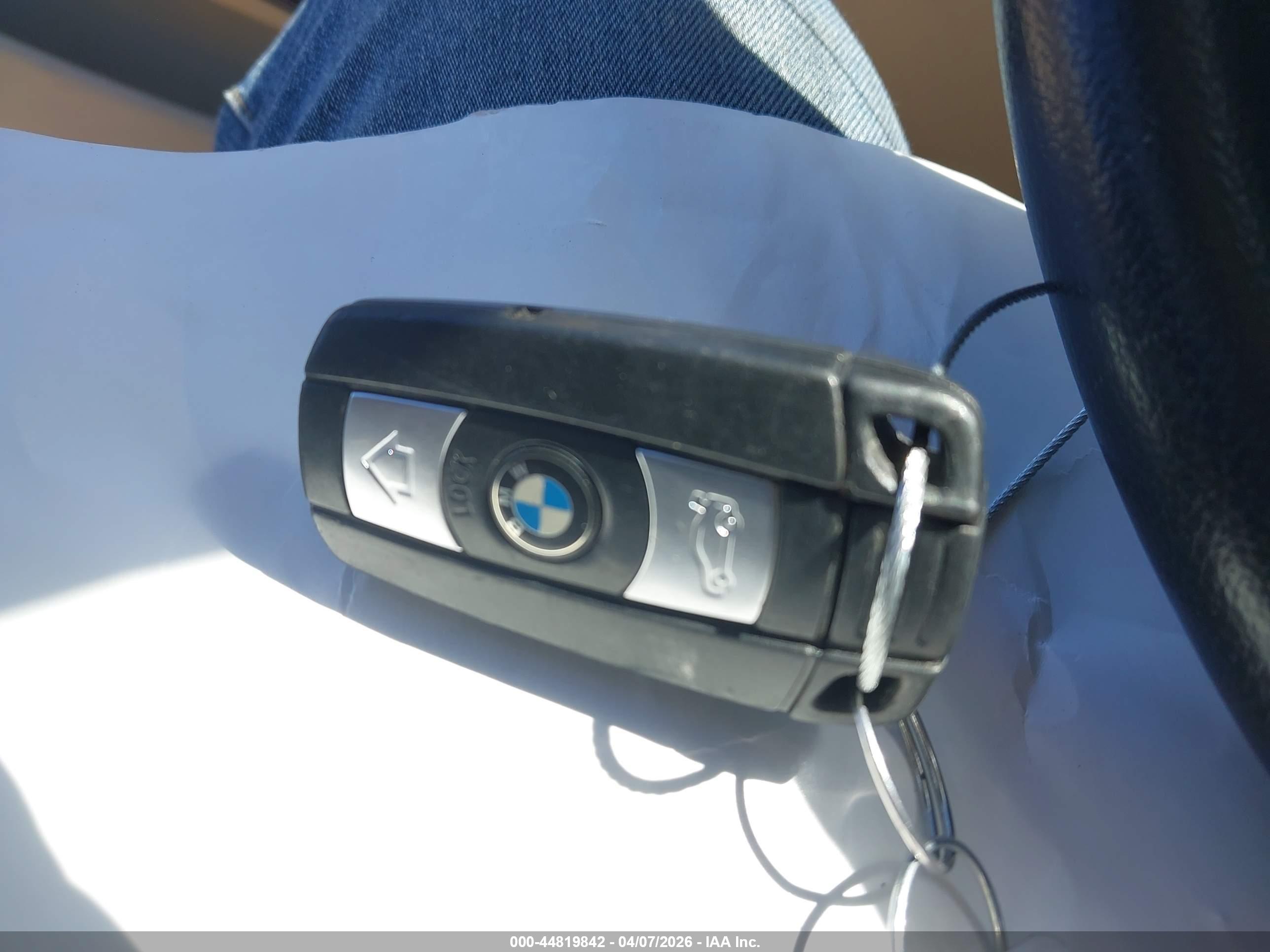 BMW 328I image 11